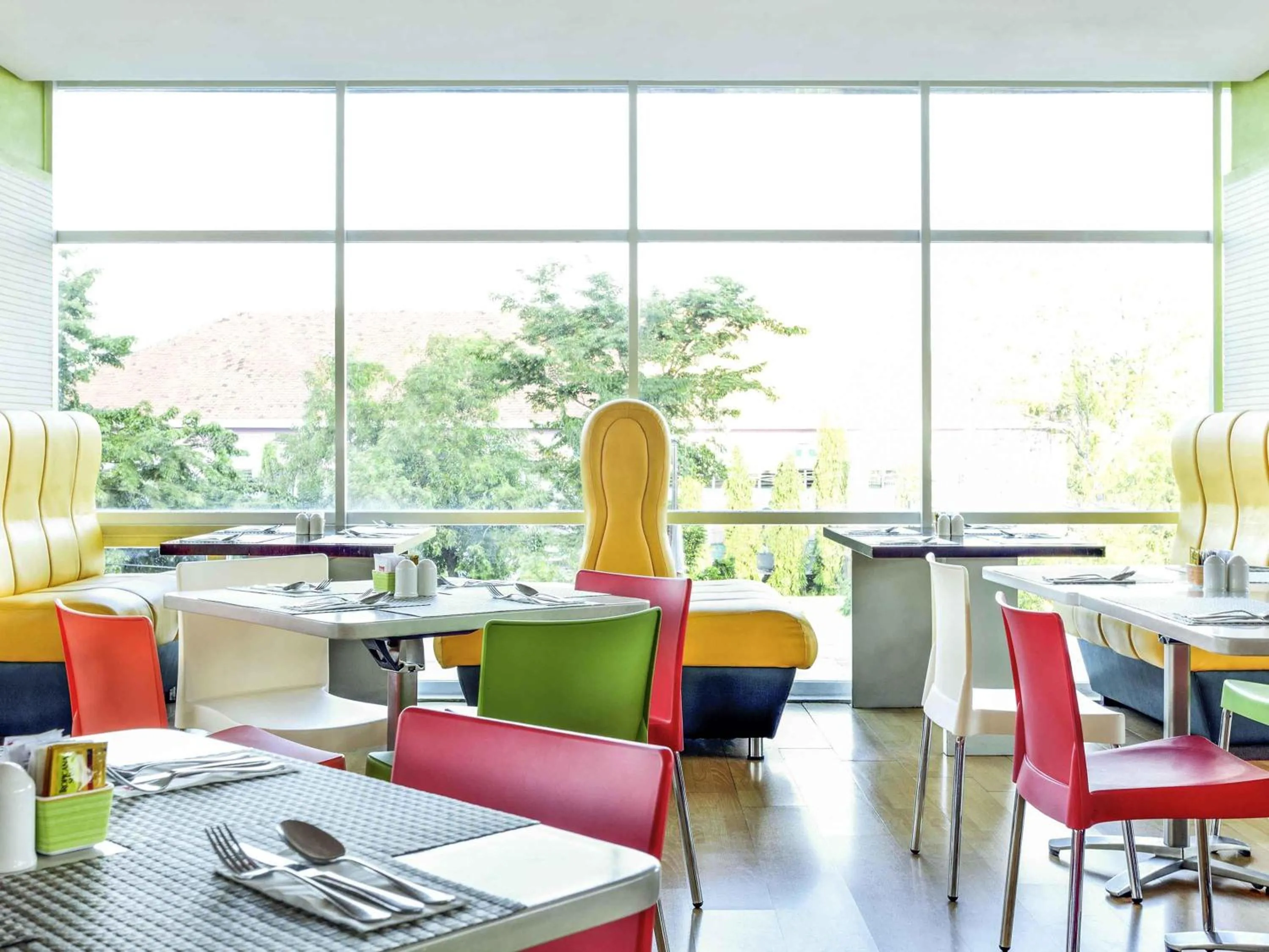 Restaurant/places to eat in Hotel Ibis Semarang Simpang Lima
