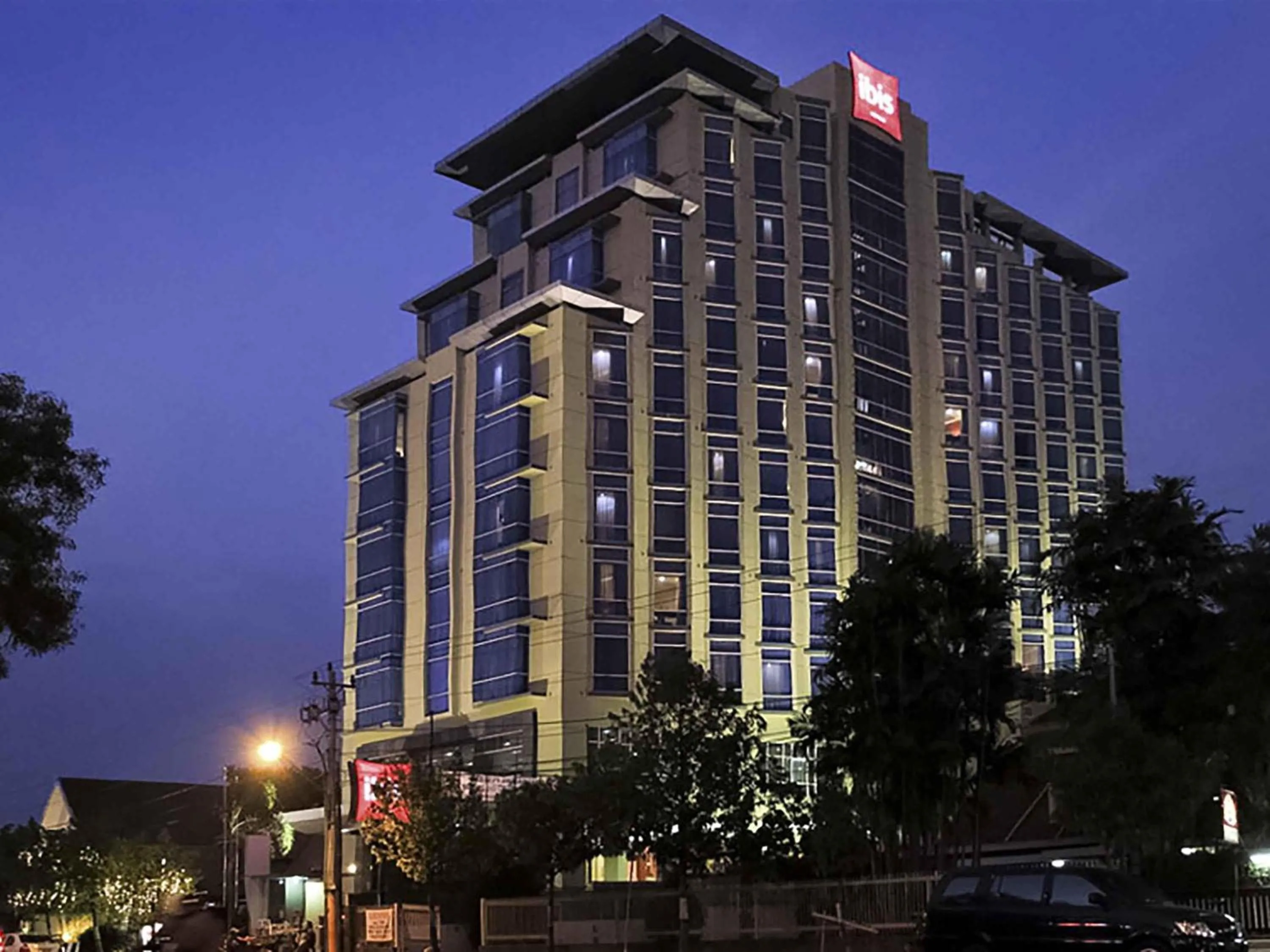 Property building in Hotel Ibis Semarang Simpang Lima