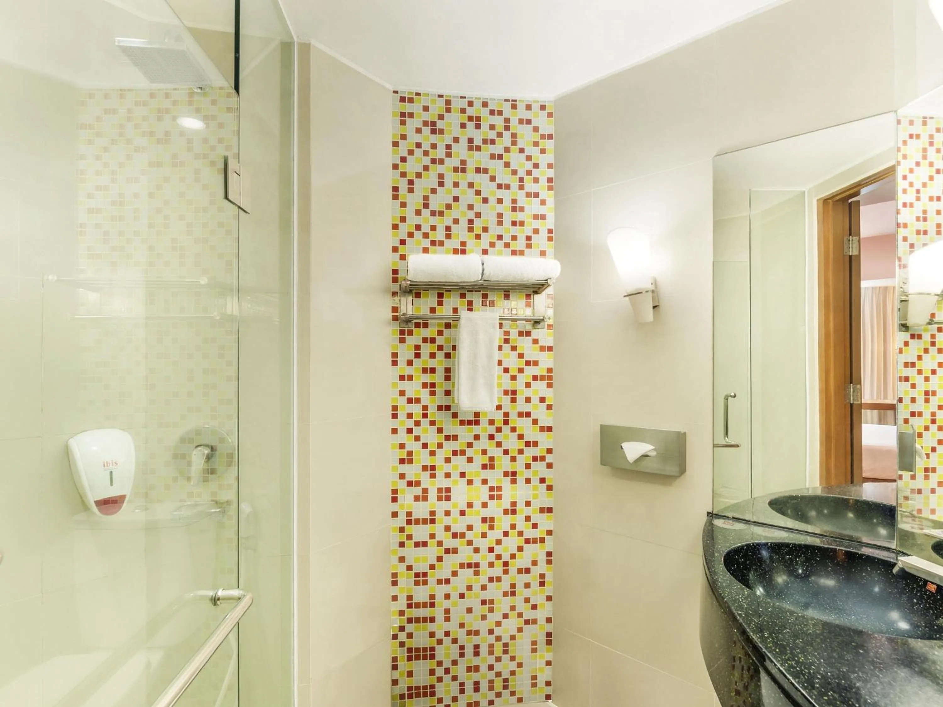 Bedroom in Hotel Ibis Semarang Simpang Lima