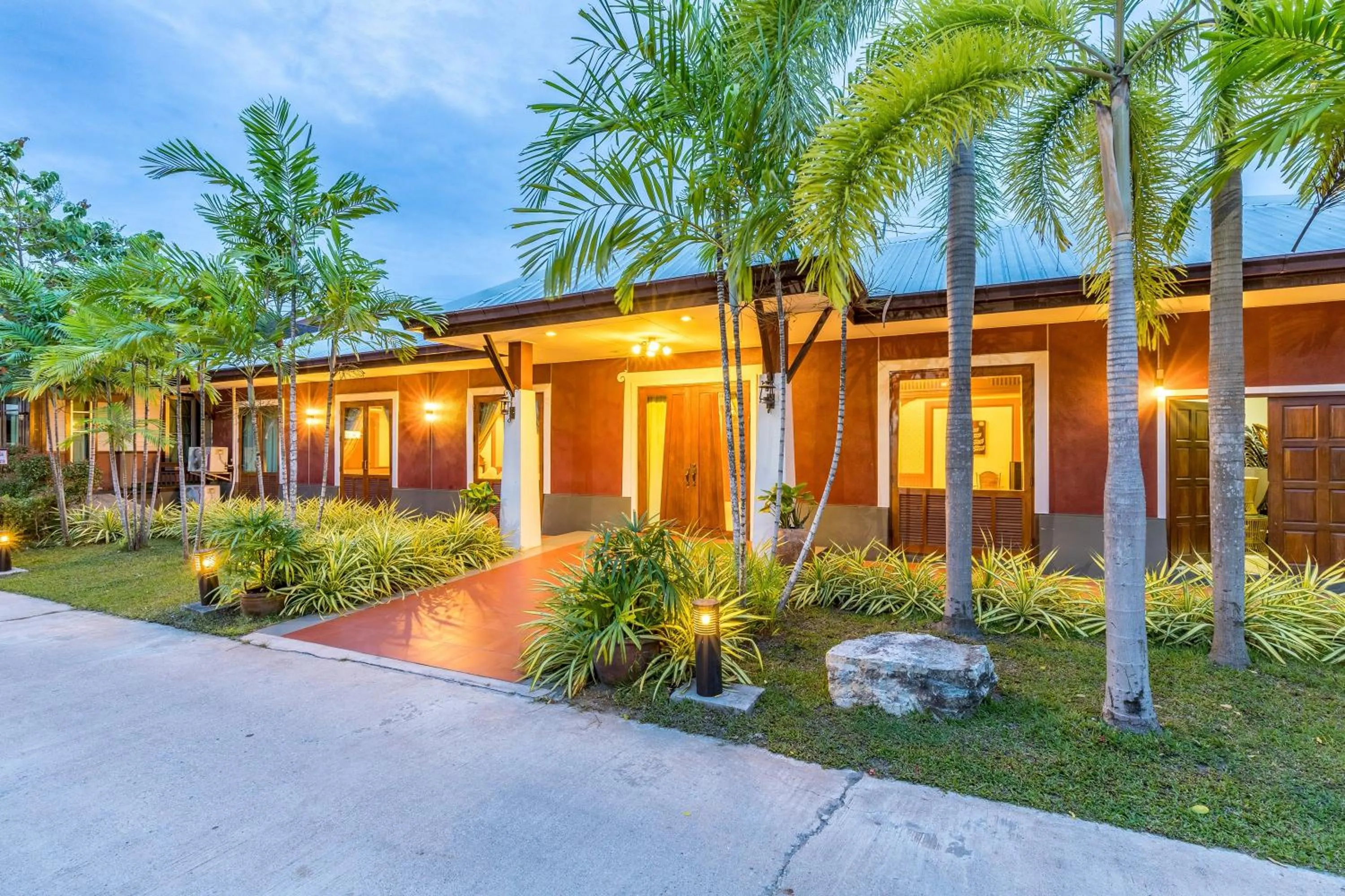 Property building in Eastiny Resort & Spa