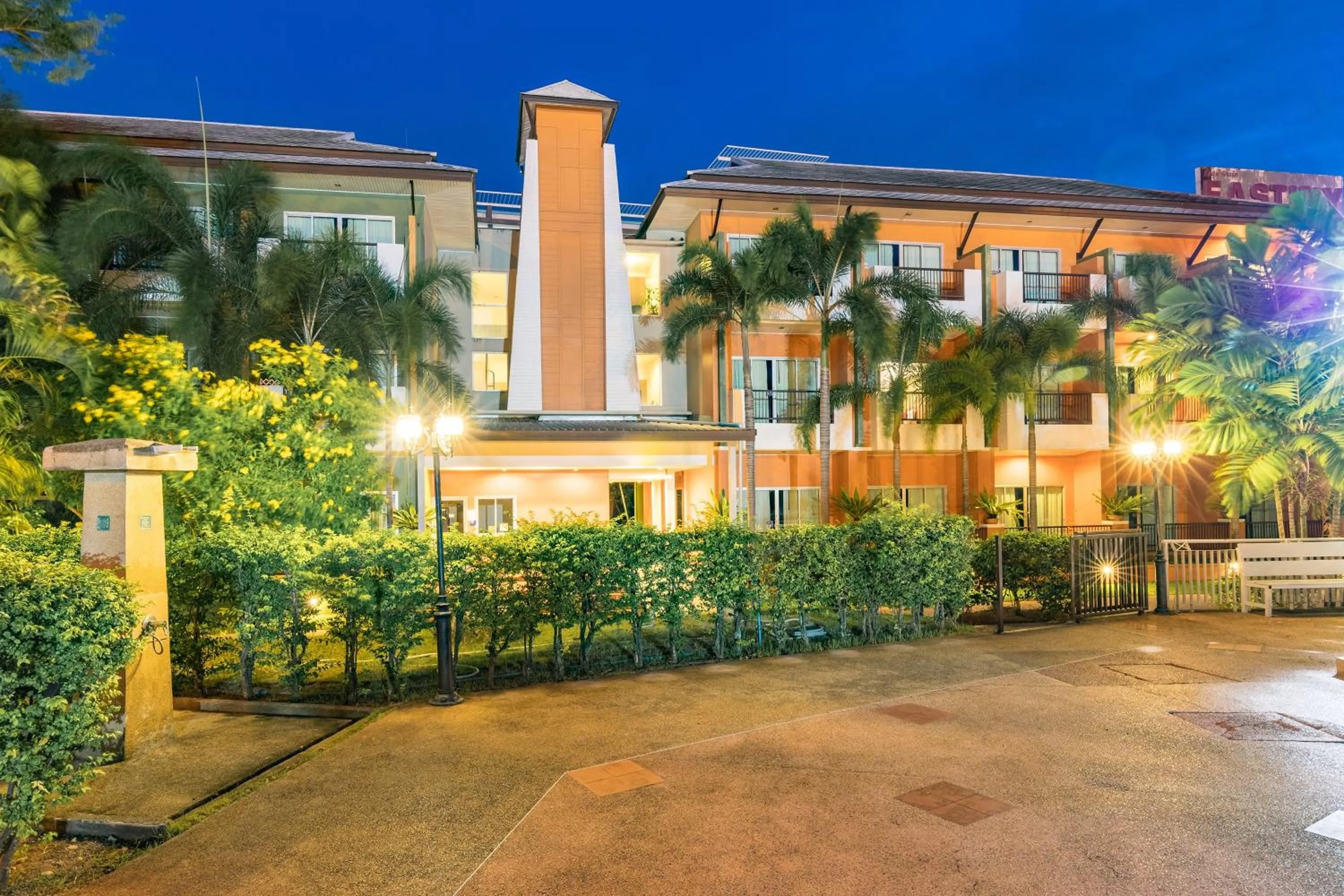 Property building in Eastiny Resort & Spa