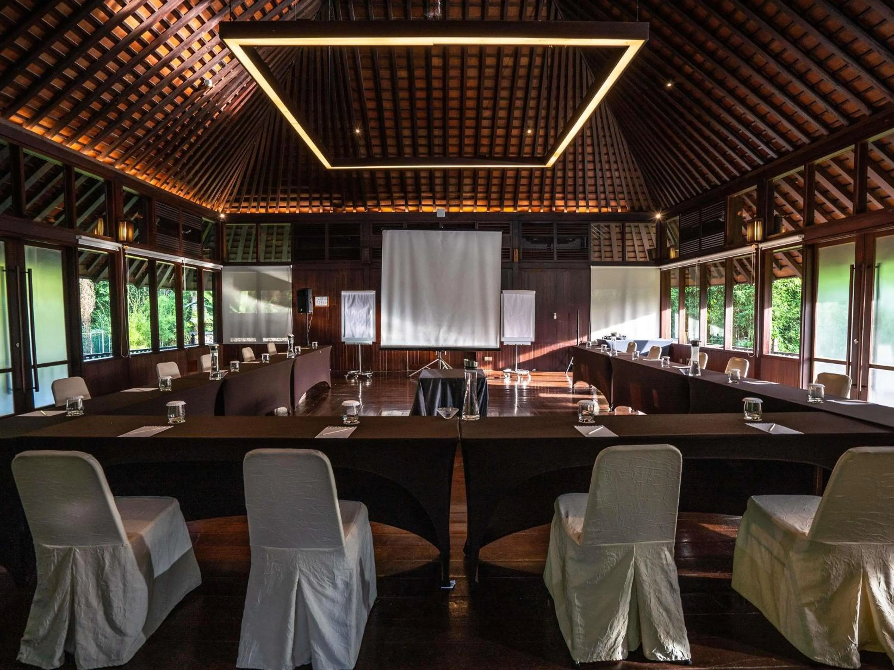 Meeting/conference room in Novotel Bogor Golf Resort