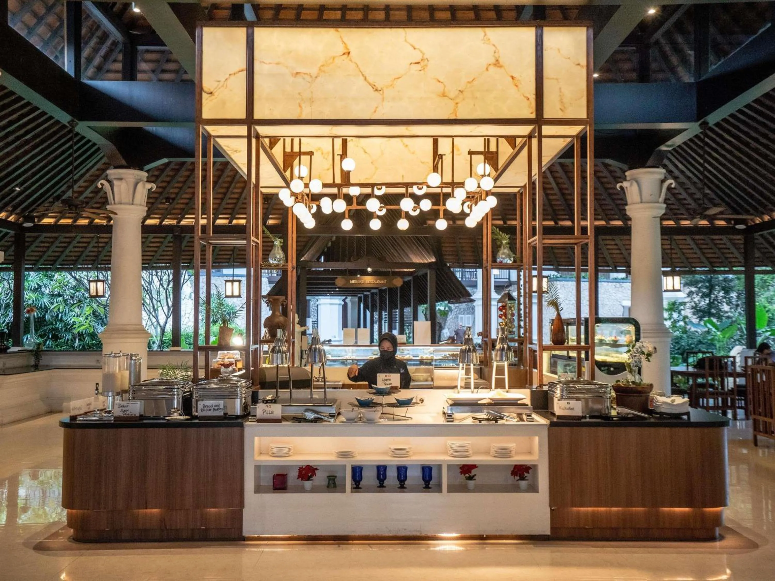 Restaurant/places to eat in Novotel Bogor Golf Resort