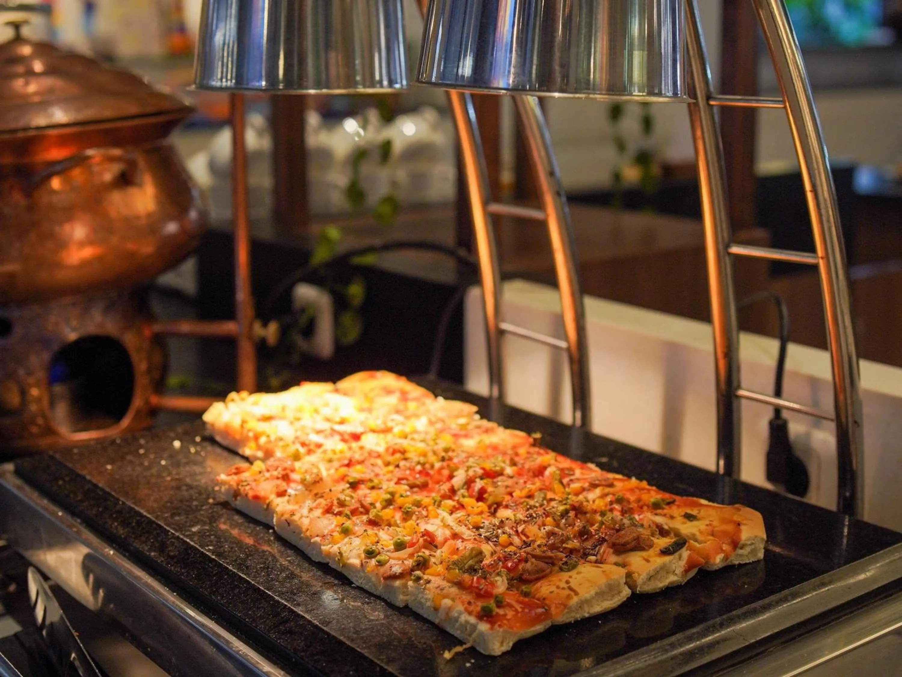 Restaurant/places to eat in Novotel Bogor Golf Resort