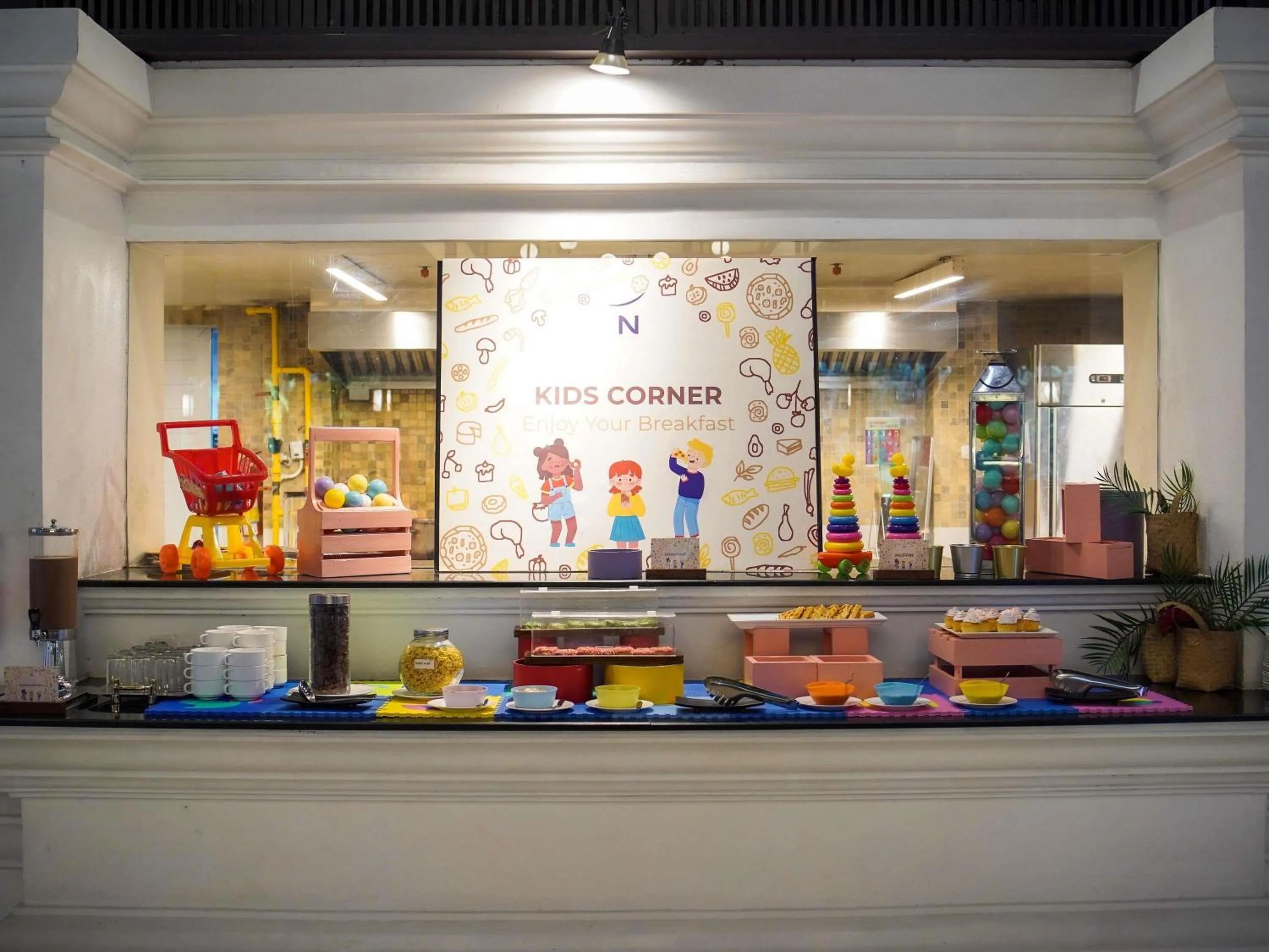 Restaurant/places to eat in Novotel Bogor Golf Resort