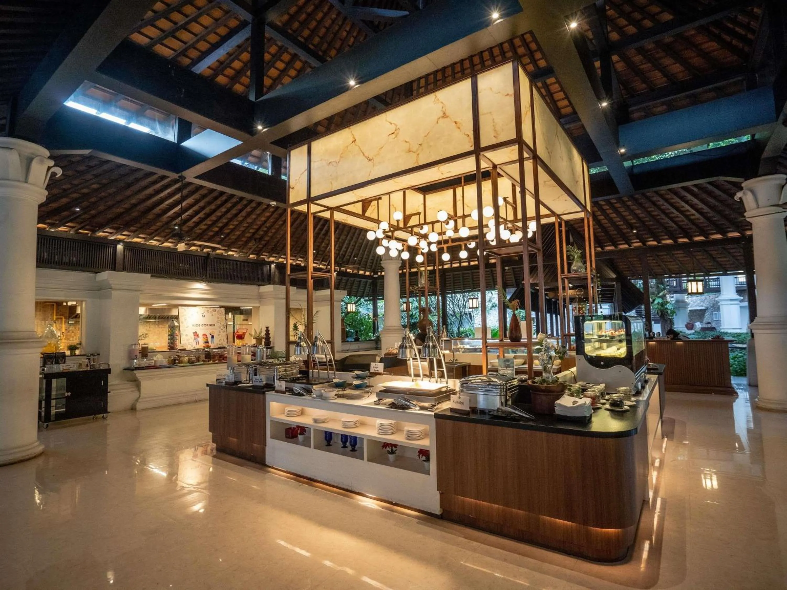 Restaurant/places to eat in Novotel Bogor Golf Resort