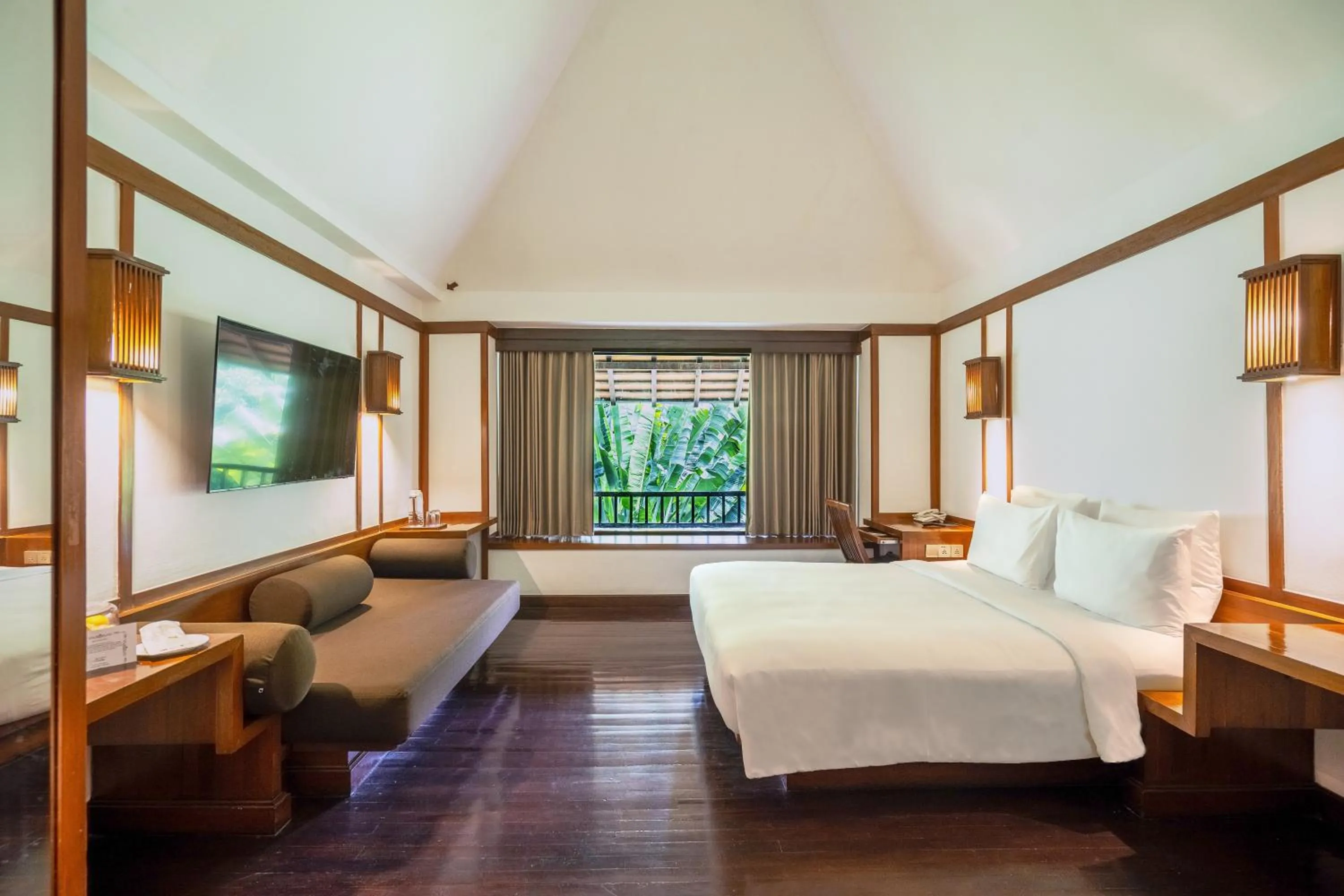 Bed in Novotel Bogor Golf Resort