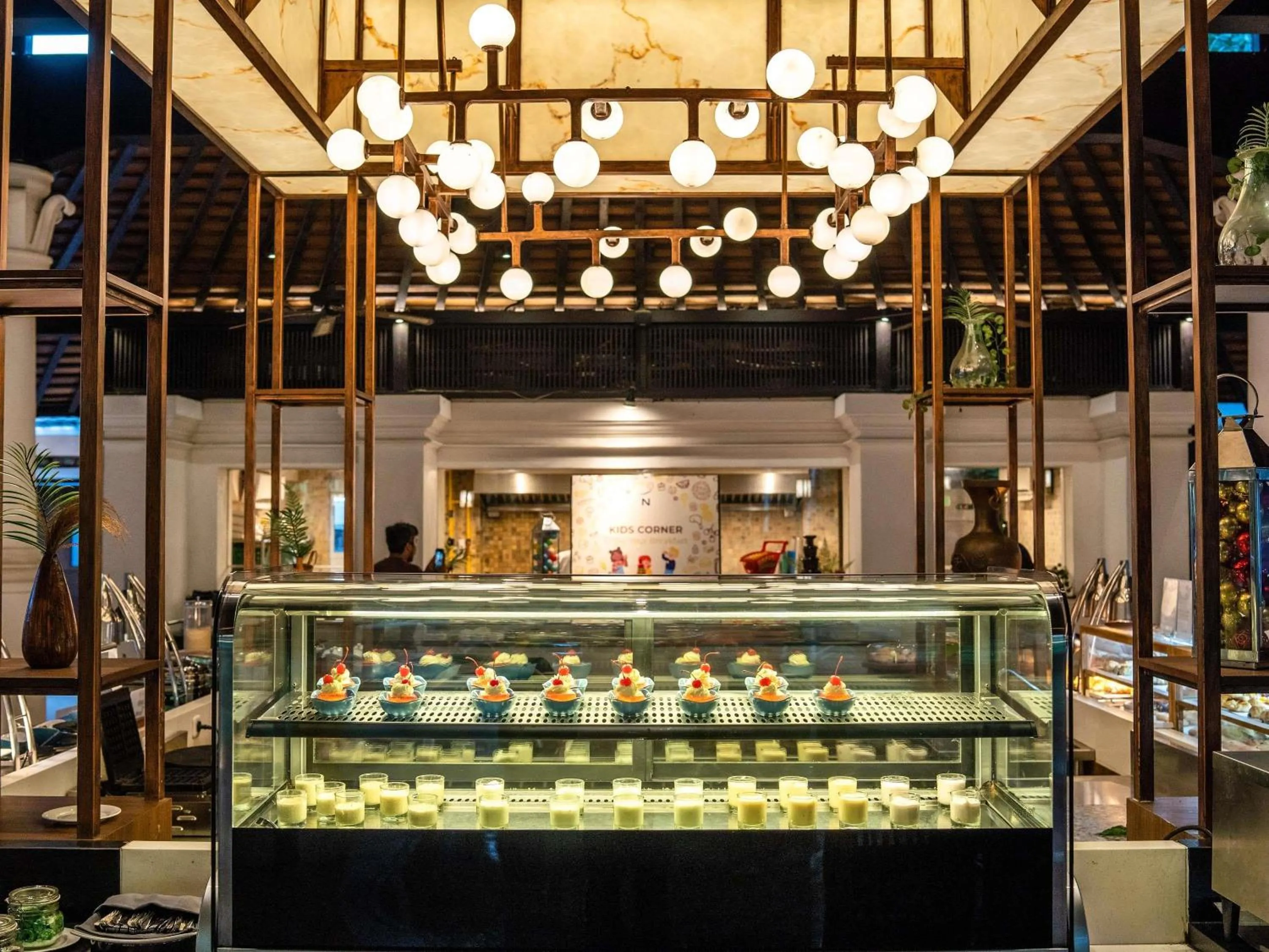 Restaurant/places to eat in Novotel Bogor Golf Resort