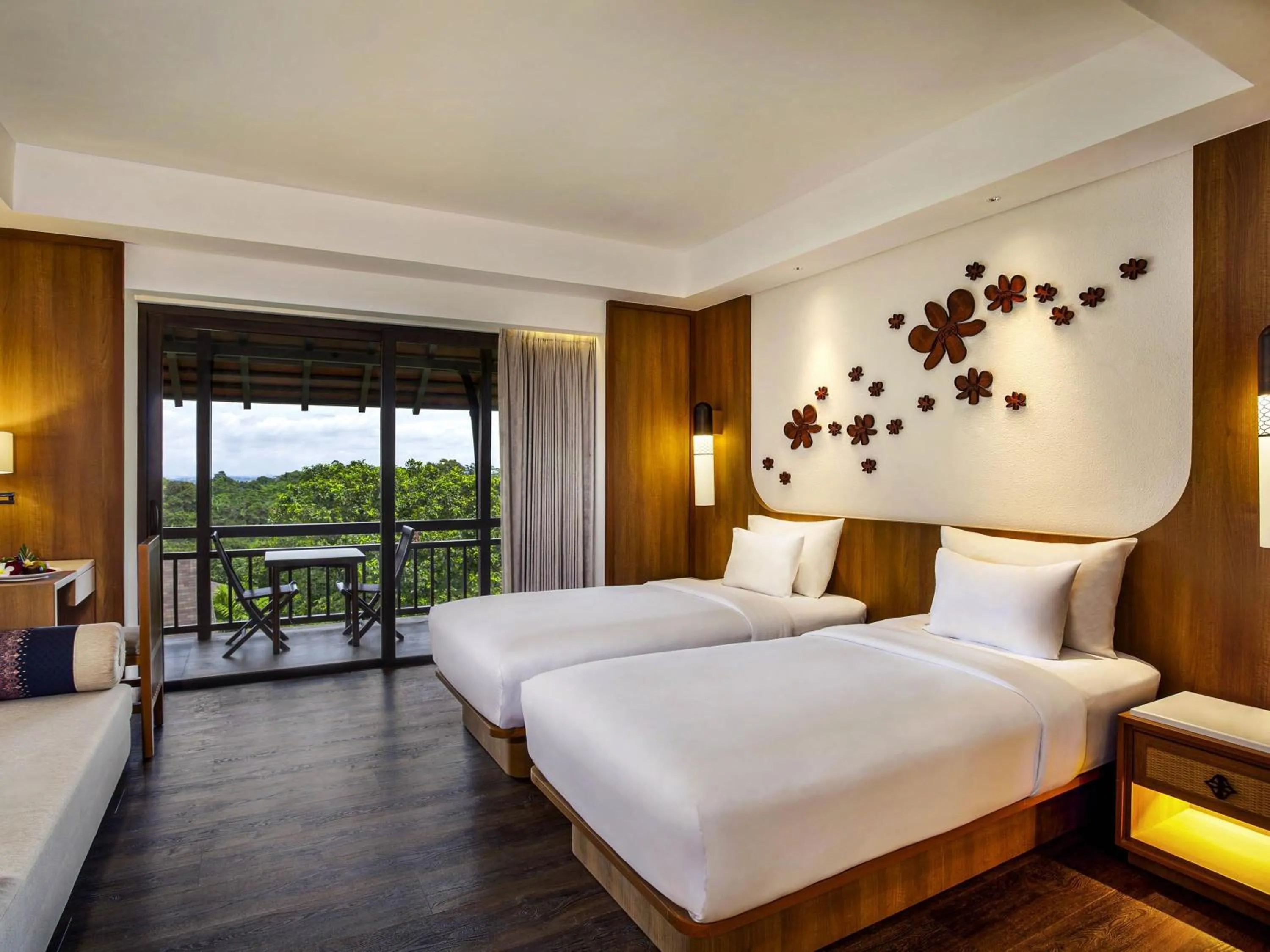 Bedroom, Bed in Novotel Bogor Golf Resort