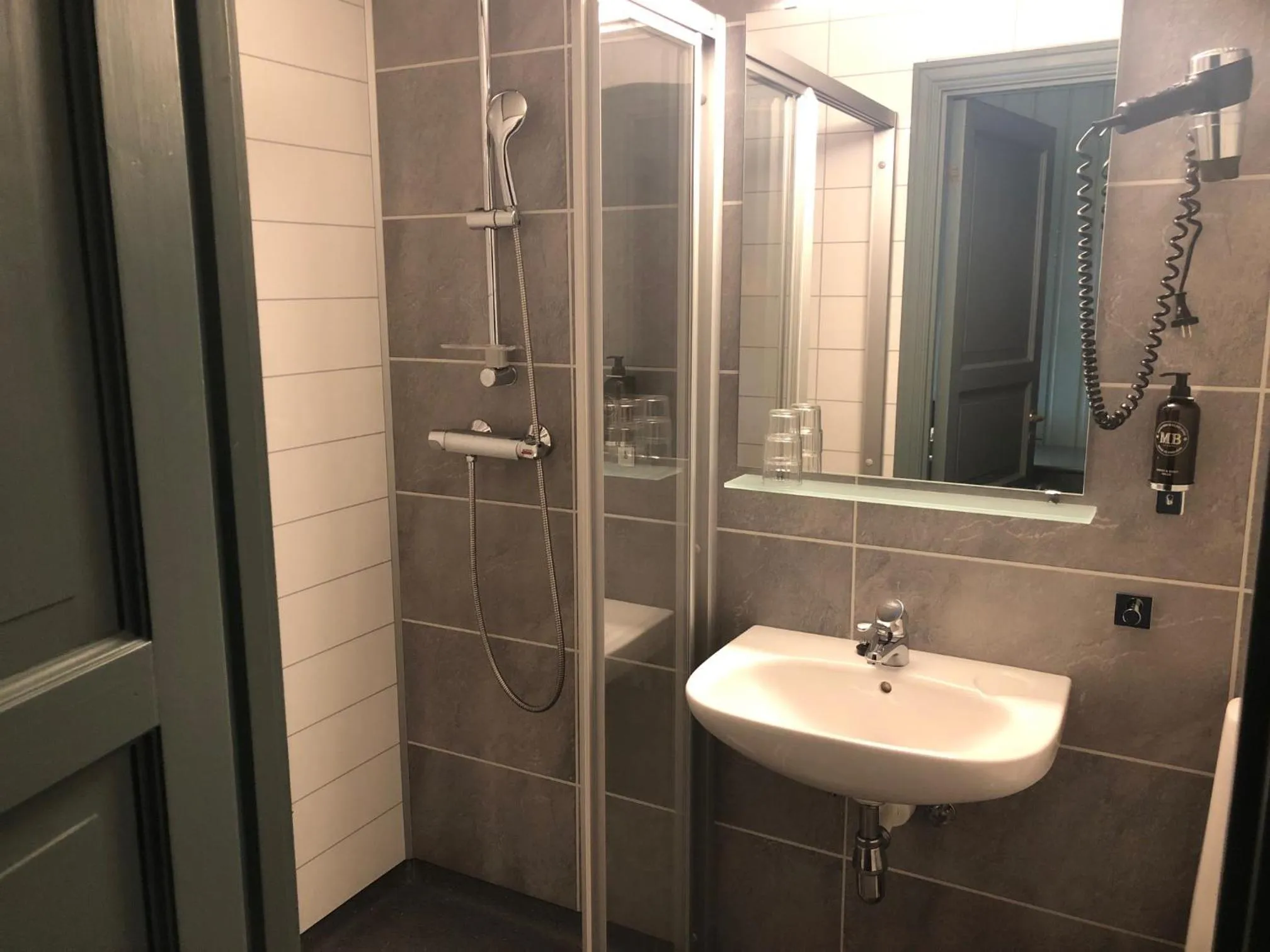 Bathroom in Håholmen - by Classic Norway Hotels