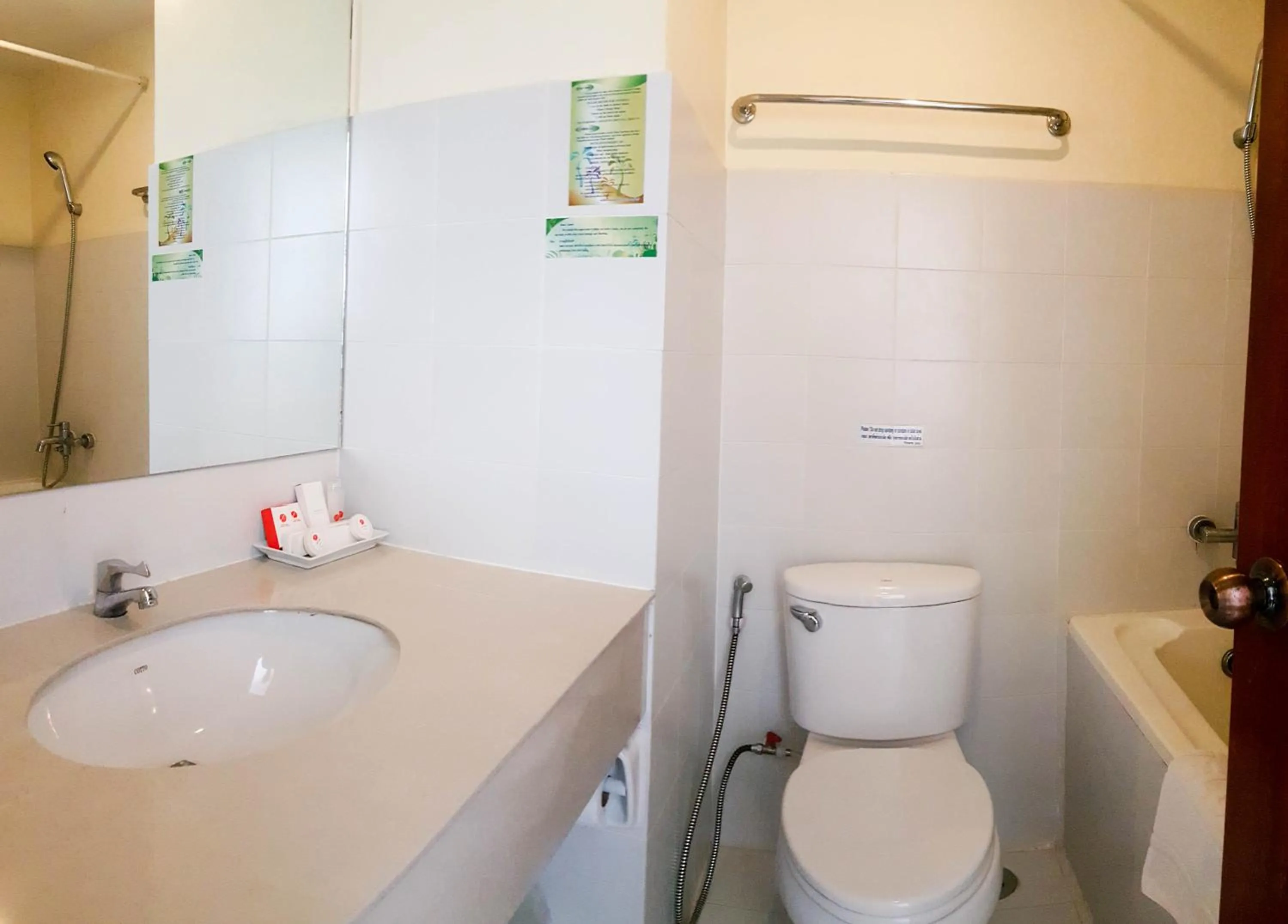 Bathroom in Eastiny Seven Hotel