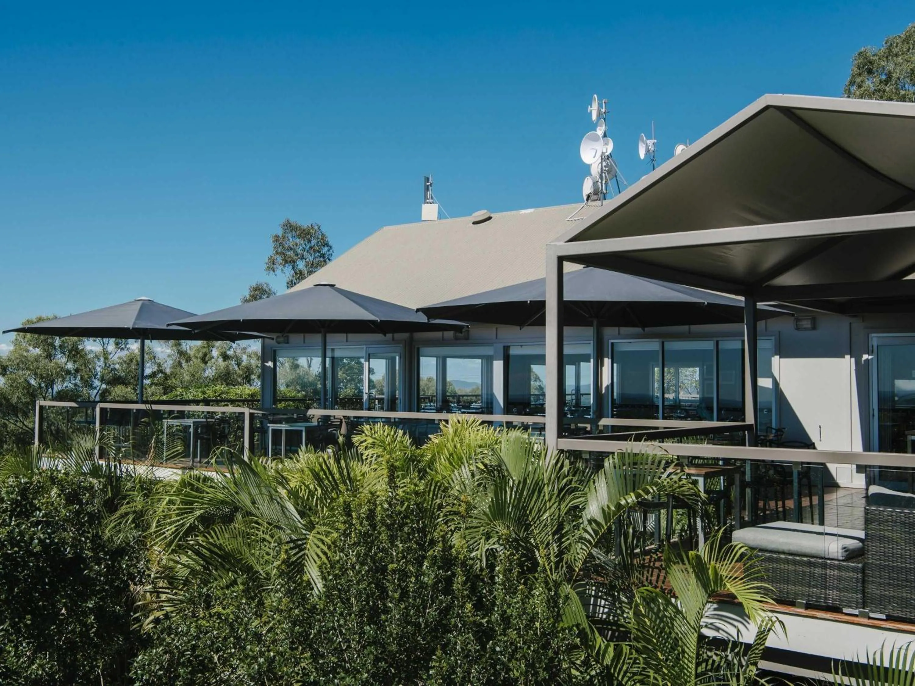 Restaurant/places to eat in Mercure Clear Mountain Lodge