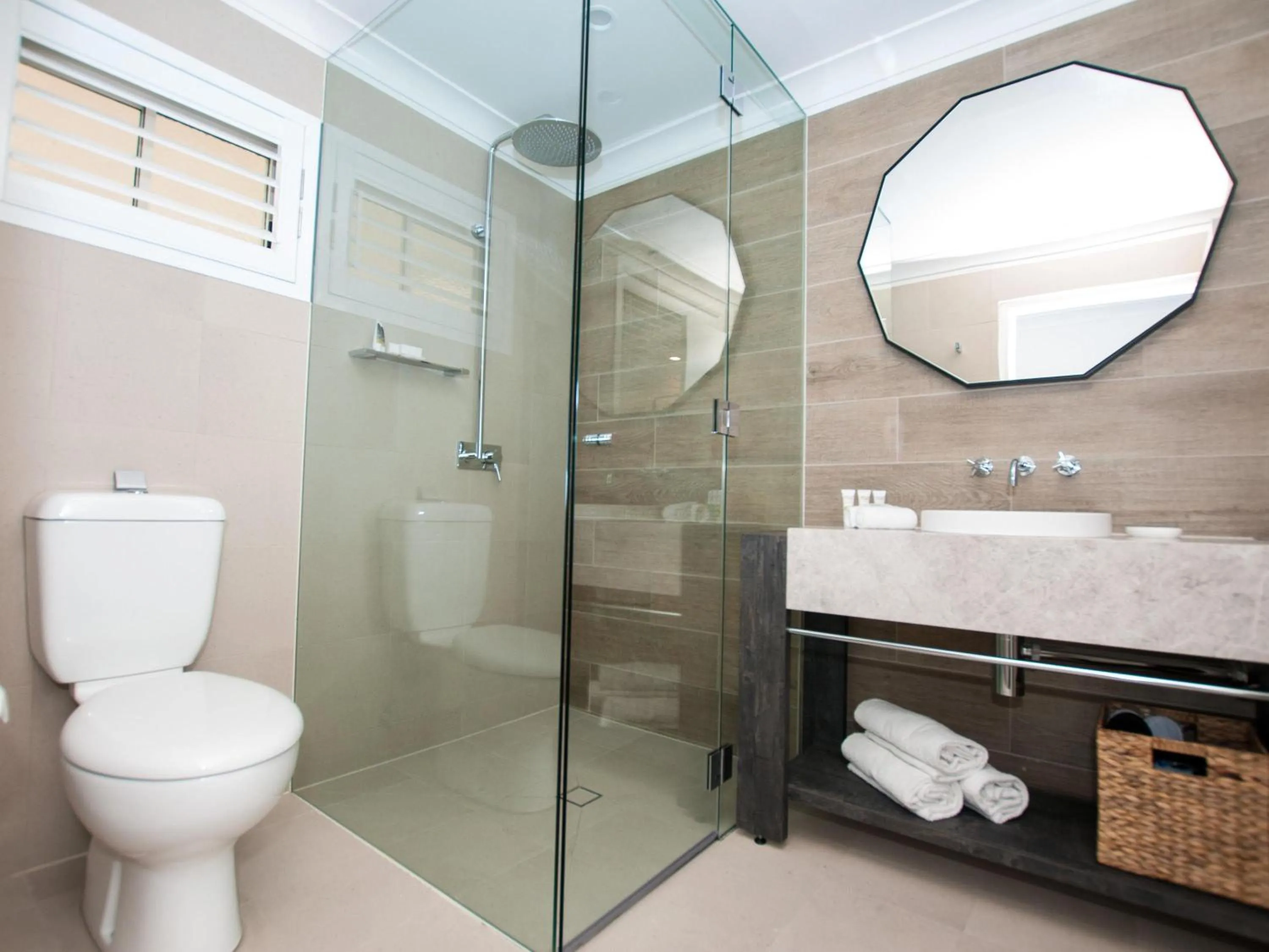 Bedroom in Mercure Clear Mountain Lodge