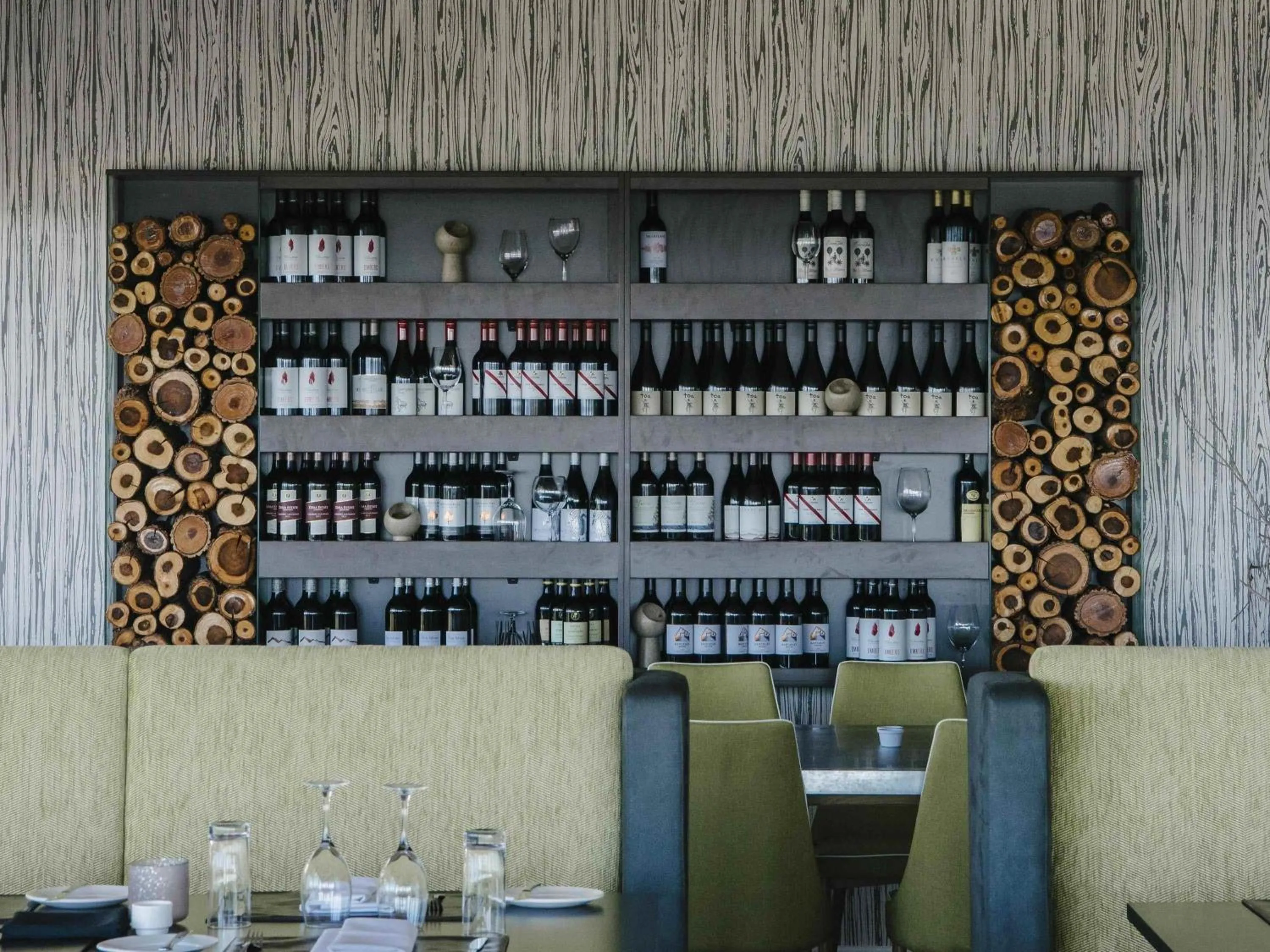 Restaurant/places to eat in Mercure Clear Mountain Lodge