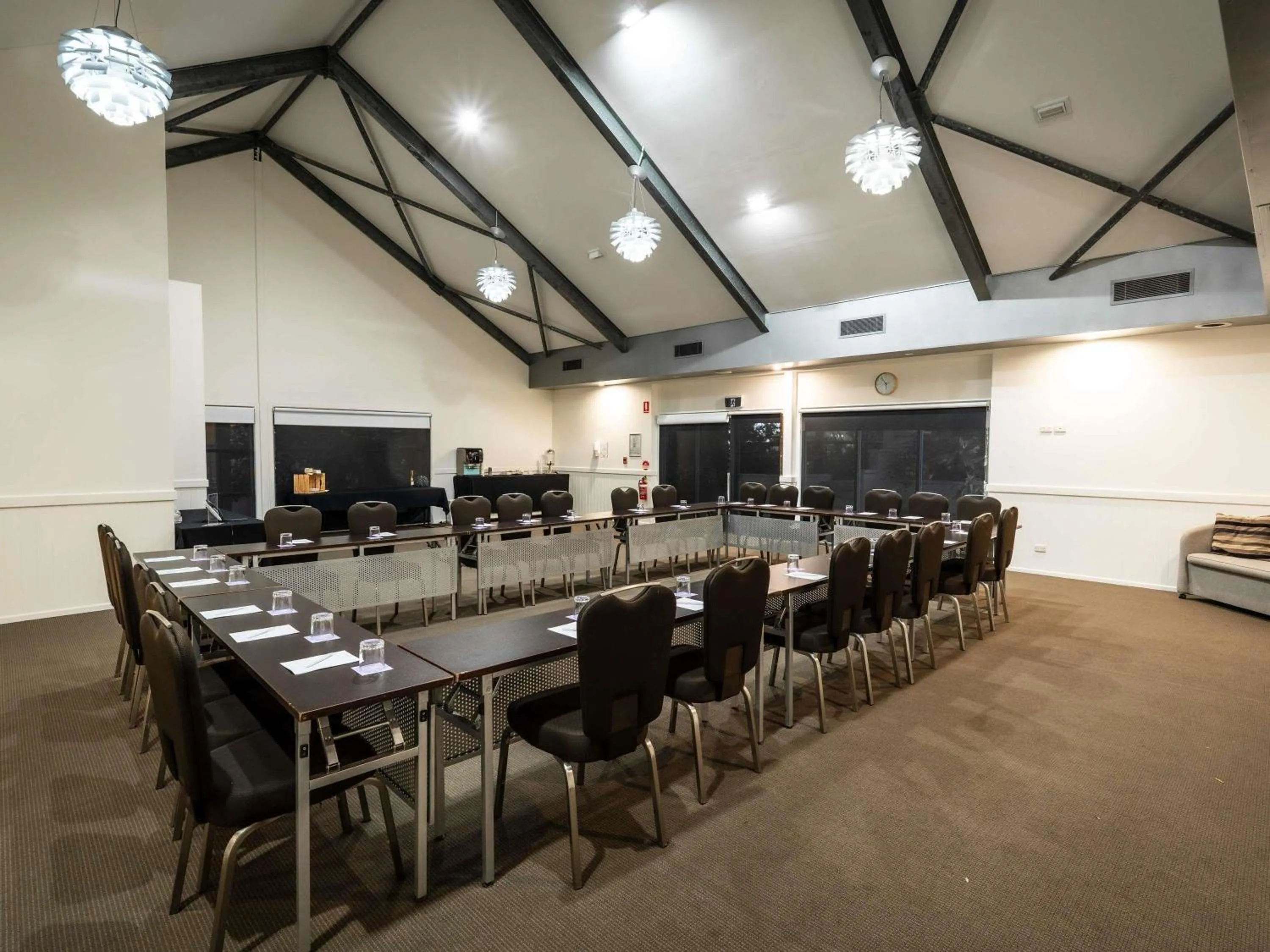 Meeting/conference room in Mercure Clear Mountain Lodge