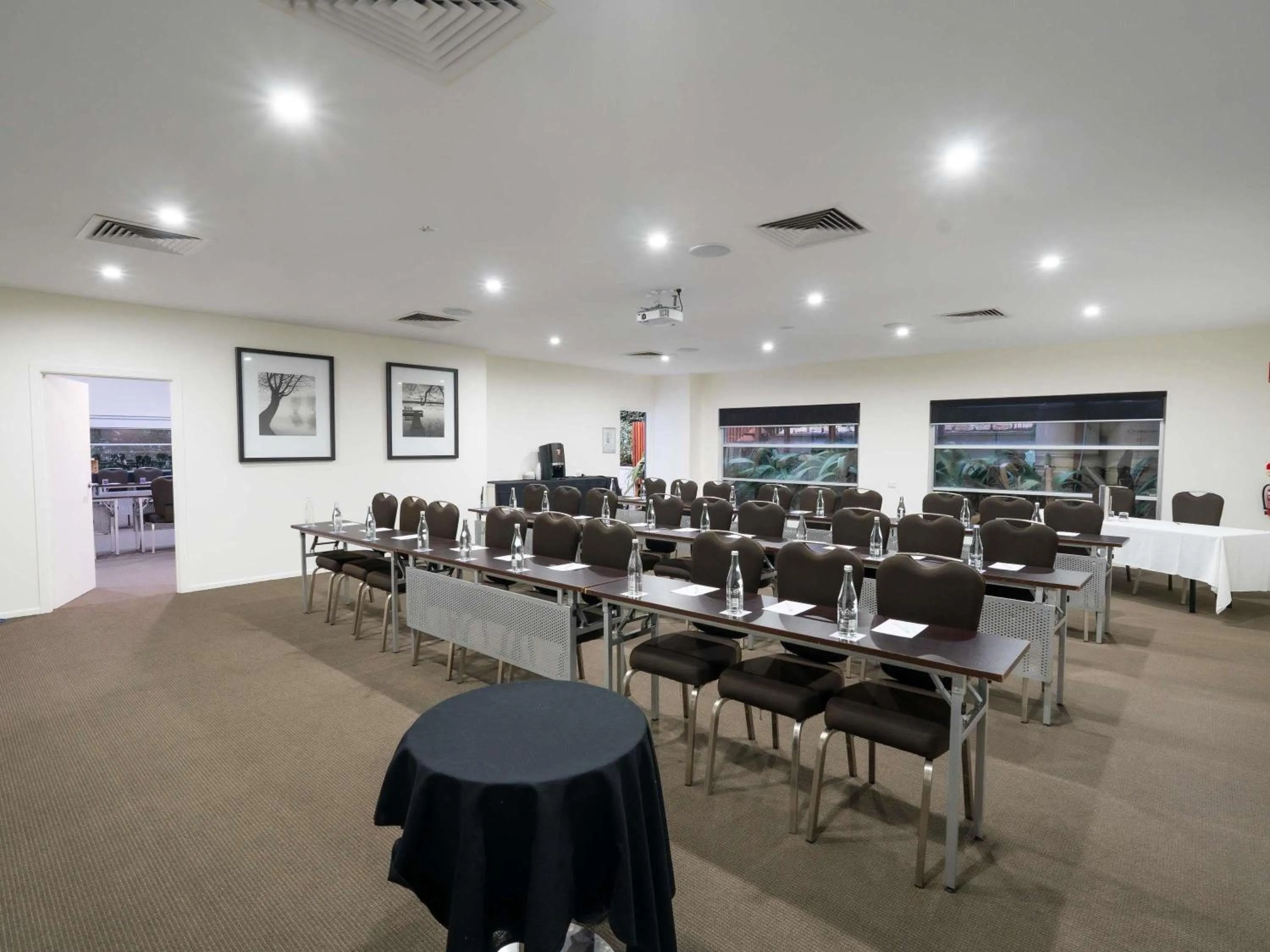 Meeting/conference room in Mercure Clear Mountain Lodge