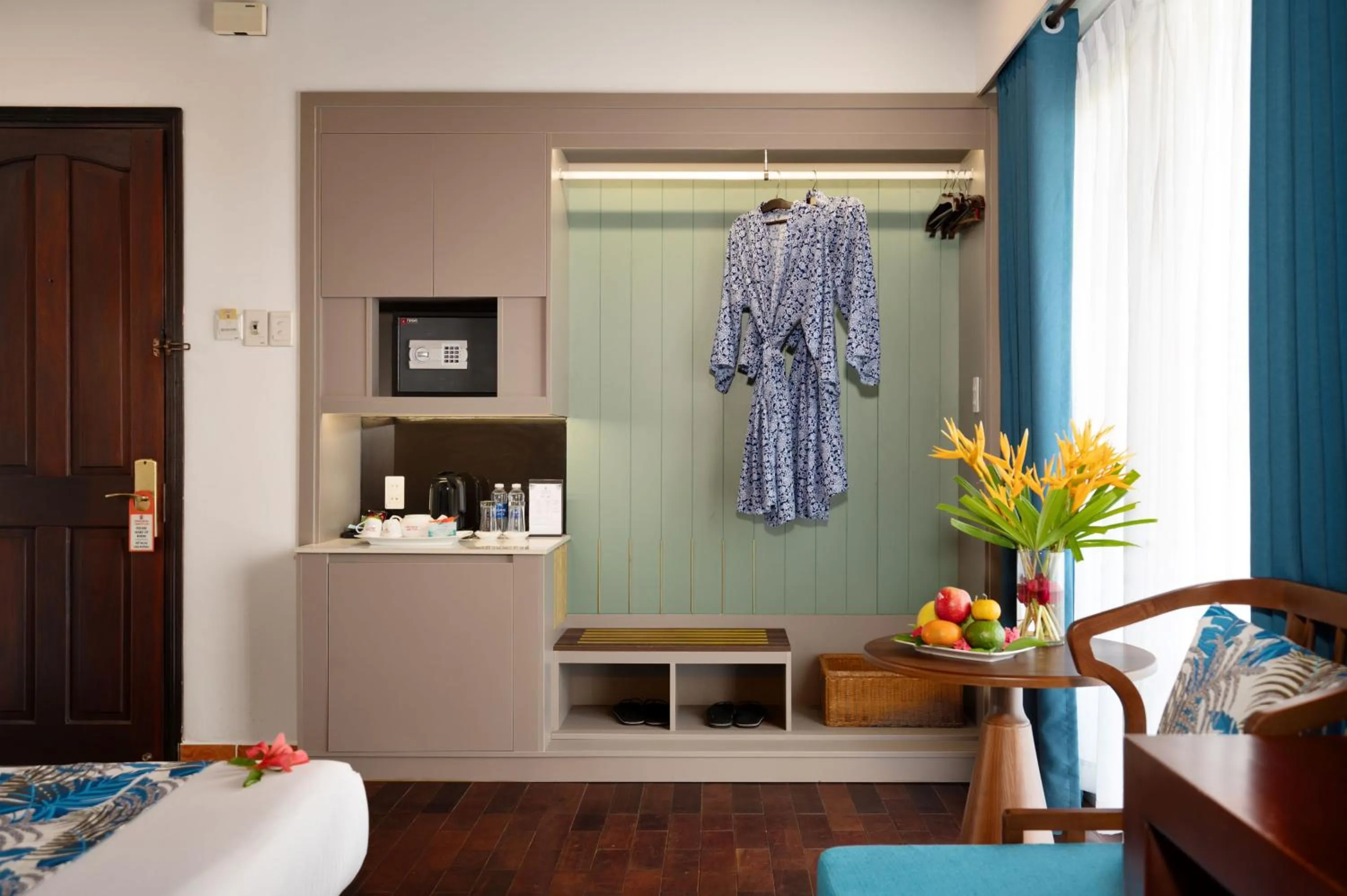 Vinh Hung Riverside Resort & Spa