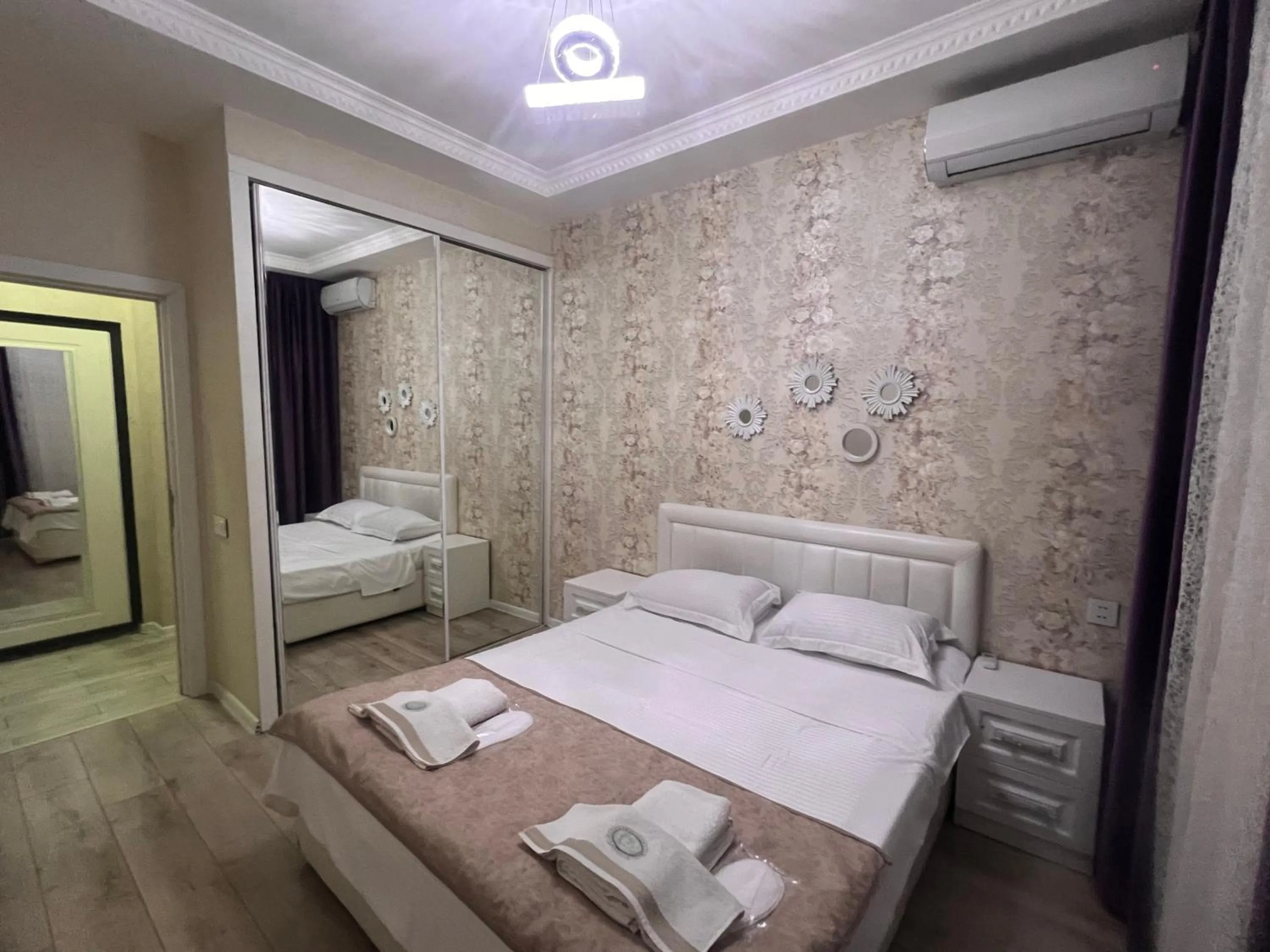 Boulevard Apartment with sea view