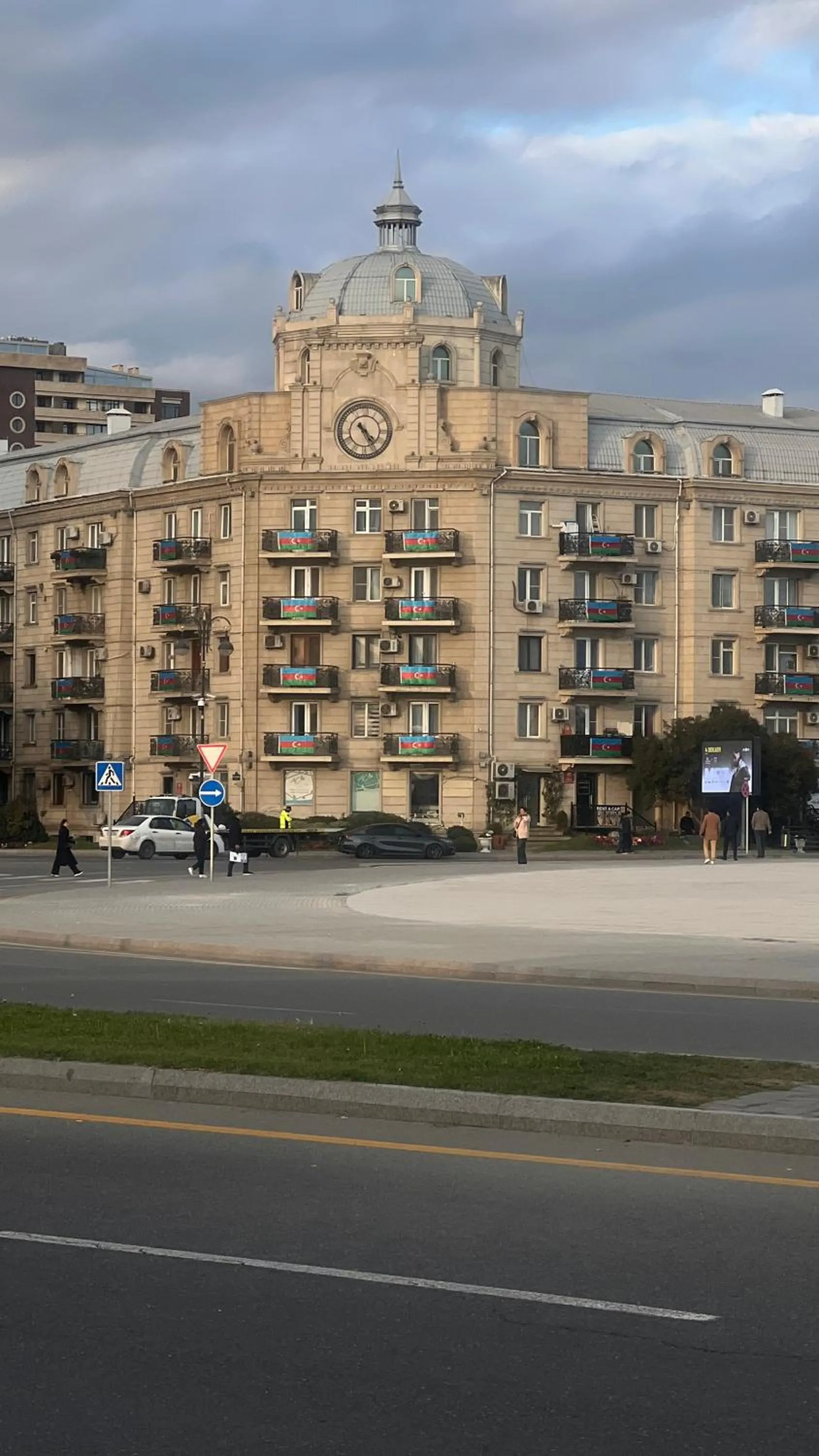Boulevard Apartment with sea view