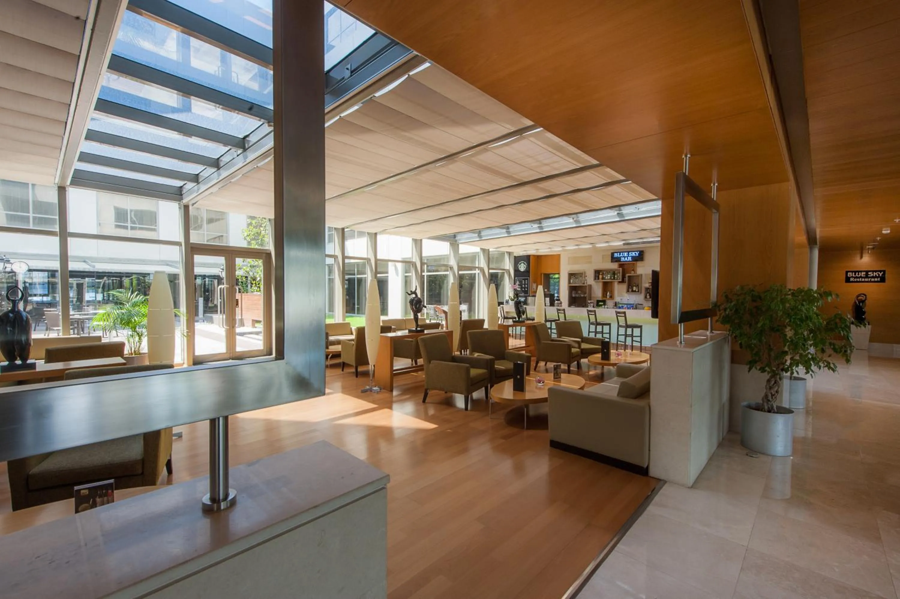 Lounge or bar in ISG Sabiha Gökçen Airport Hotel