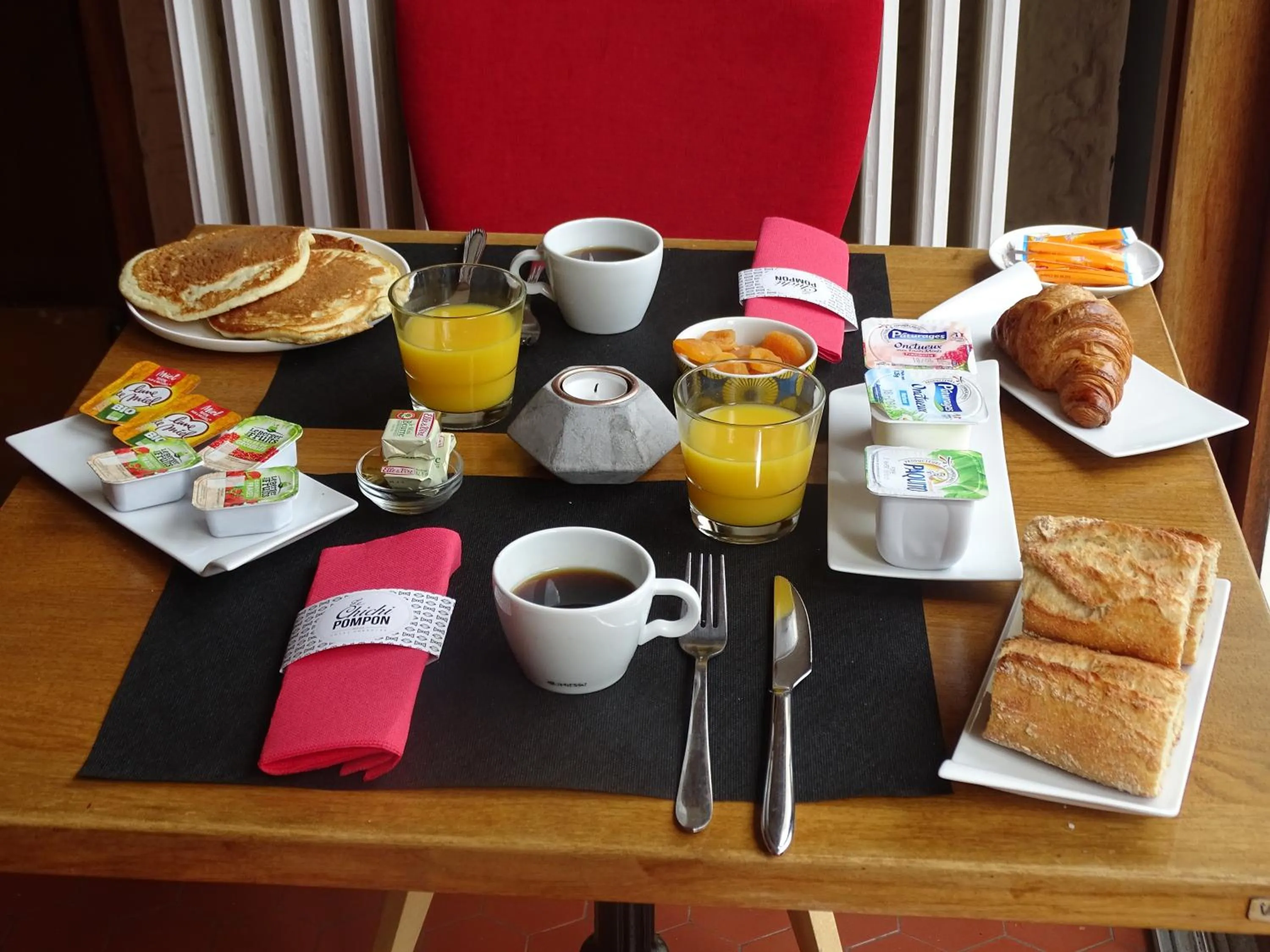 Breakfast in Hôtel Ambroise