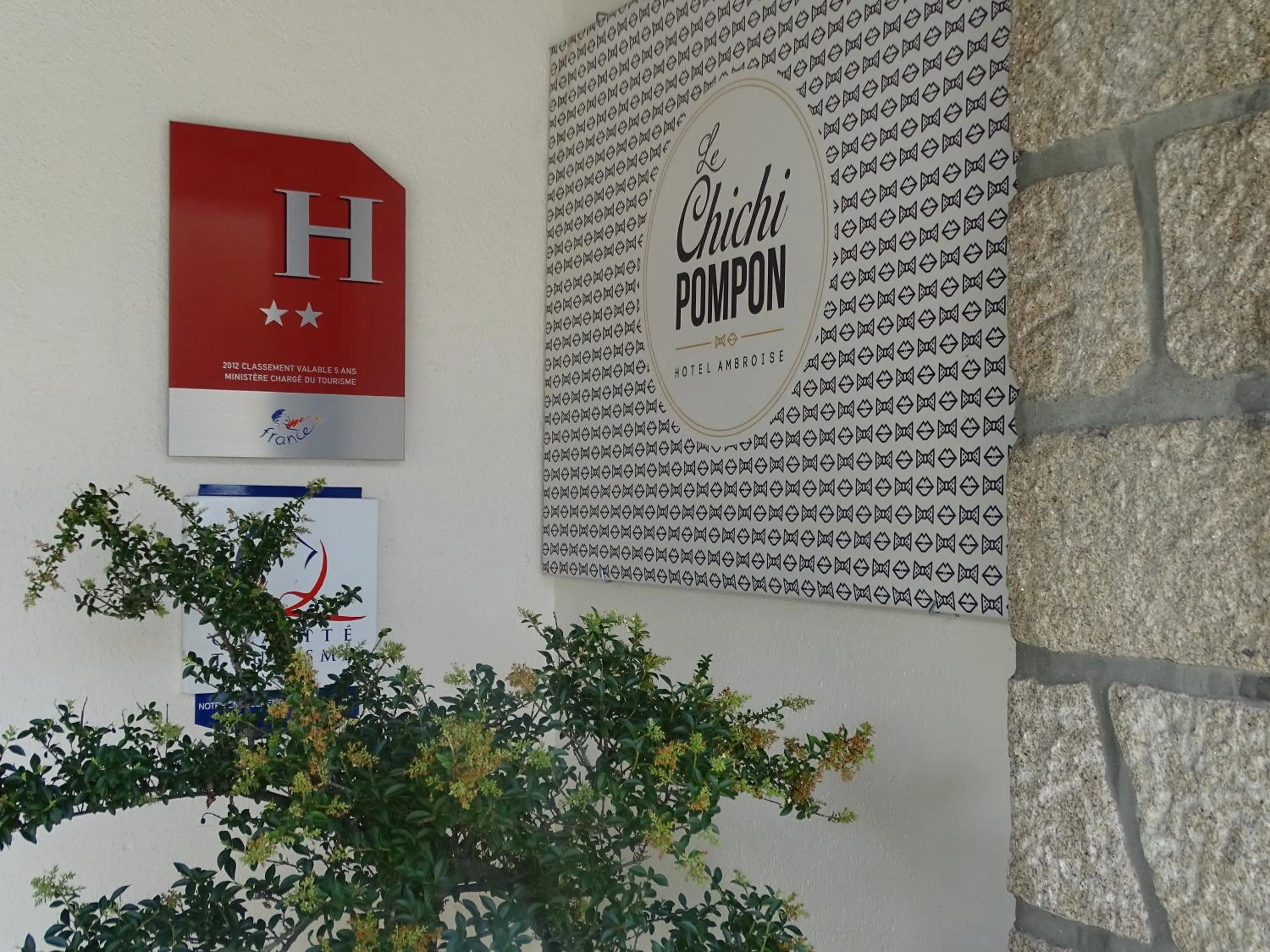 Logo/Certificate/Sign in Hôtel Ambroise