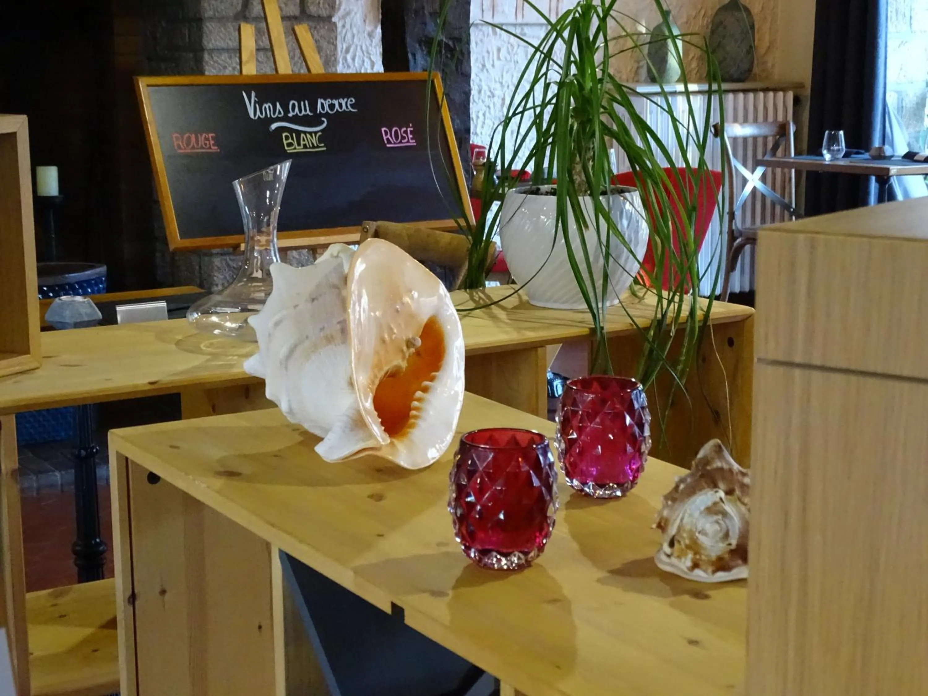 Restaurant/places to eat in Hôtel Ambroise