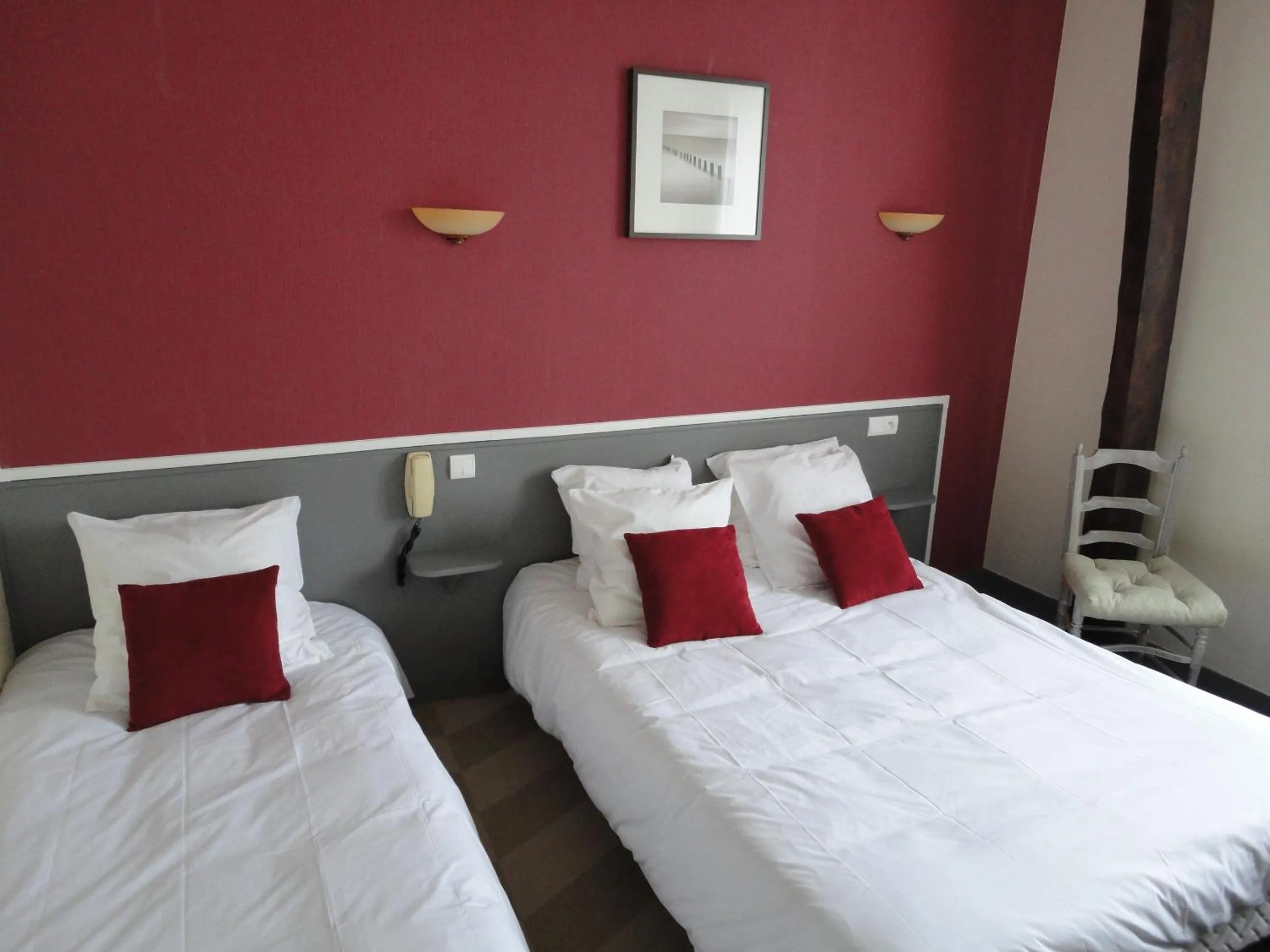 Photo of the whole room, Bed in Hôtel Ambroise