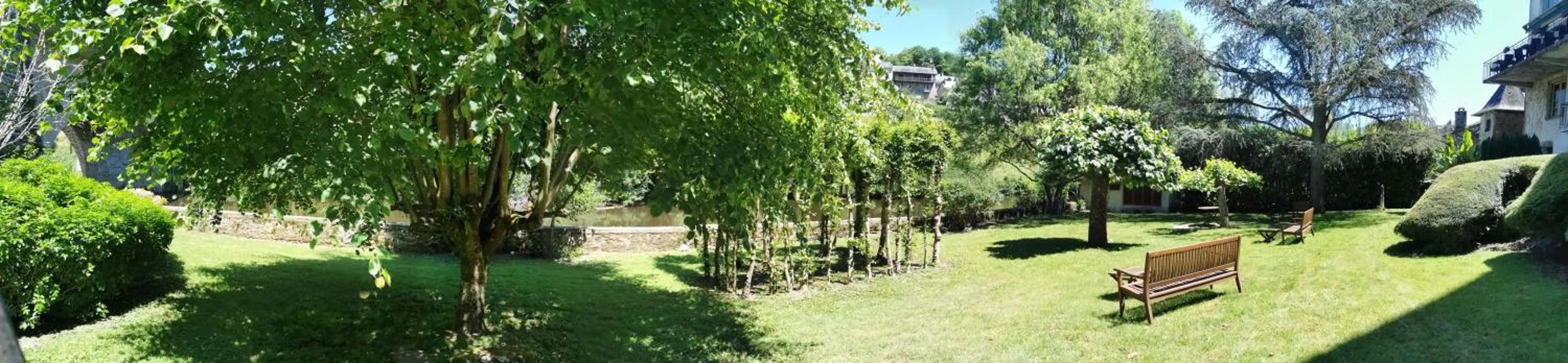 Garden in Hôtel Ambroise
