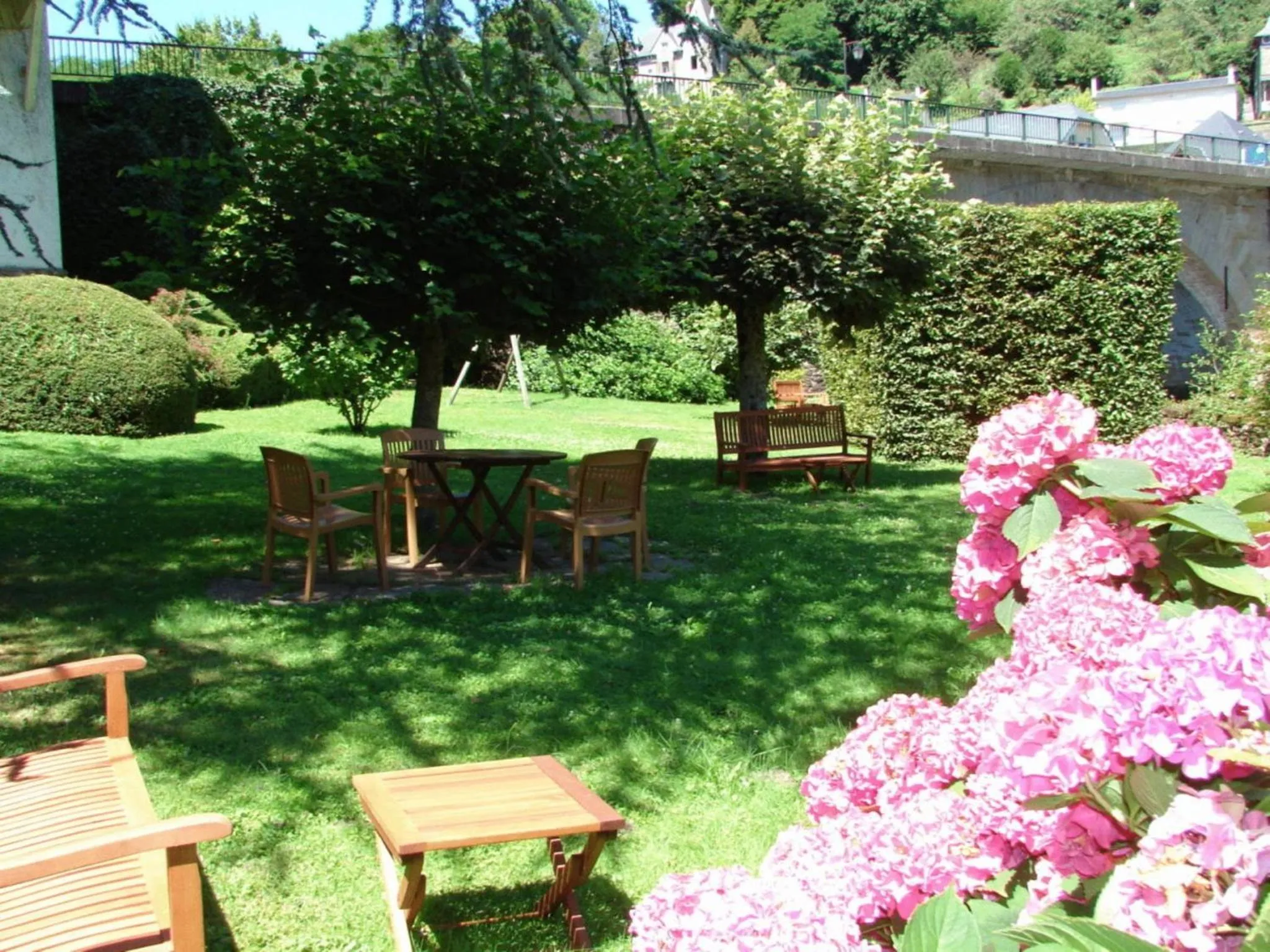 Patio in Hôtel Ambroise