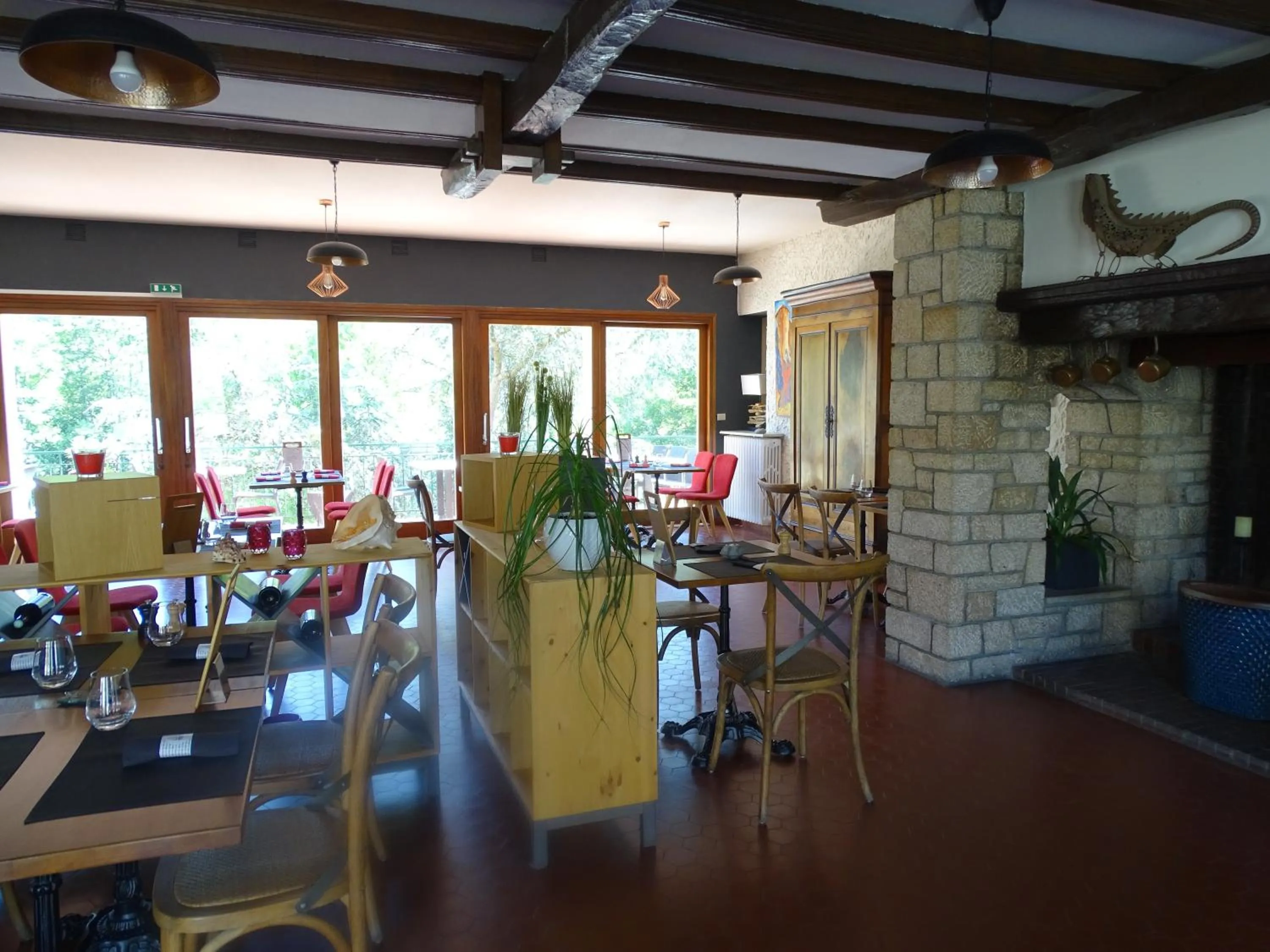 Restaurant/places to eat in Hôtel Ambroise