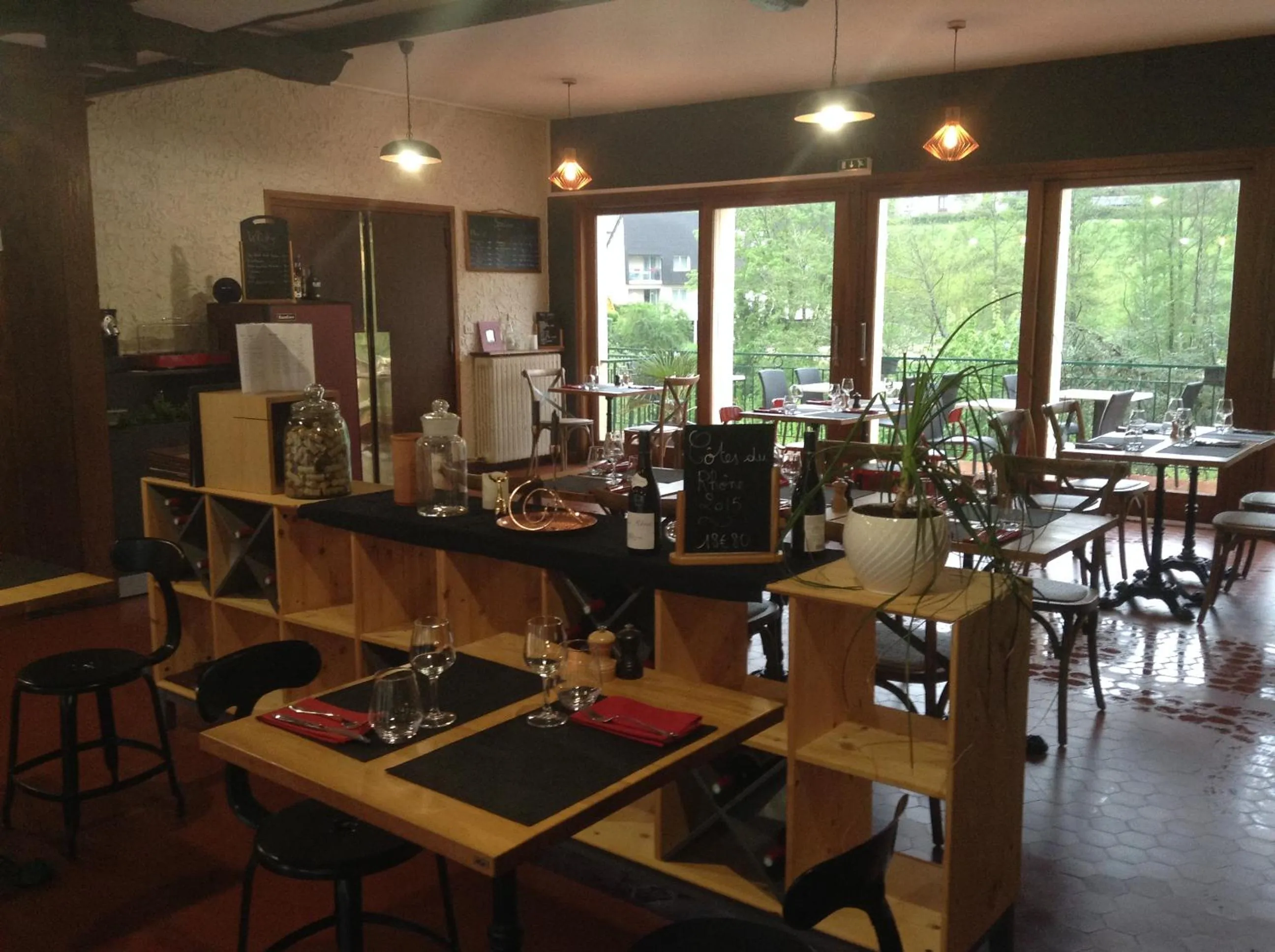 Restaurant/places to eat in Hôtel Ambroise