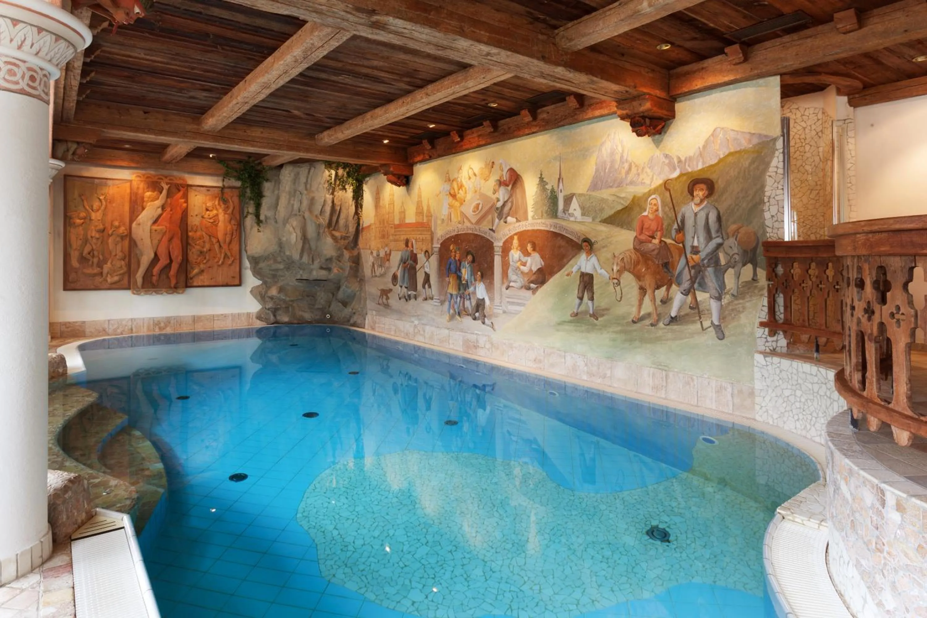 Swimming pool in Hotel Ansitz Jakoberhof