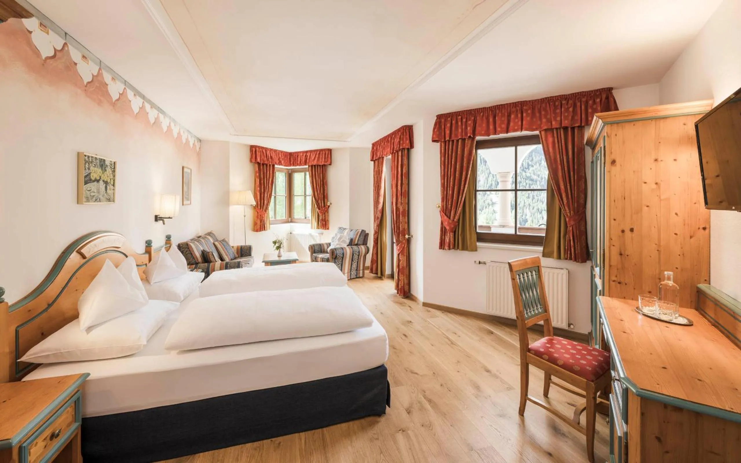 Bedroom, Bed in Hotel Ansitz Jakoberhof