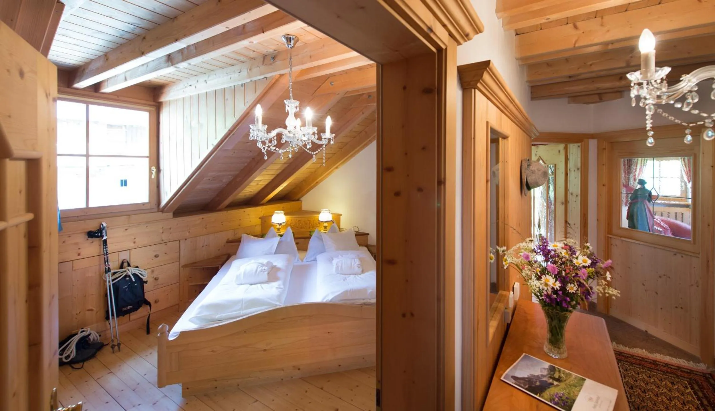 Decorative detail, Bed in Hotel Ansitz Jakoberhof