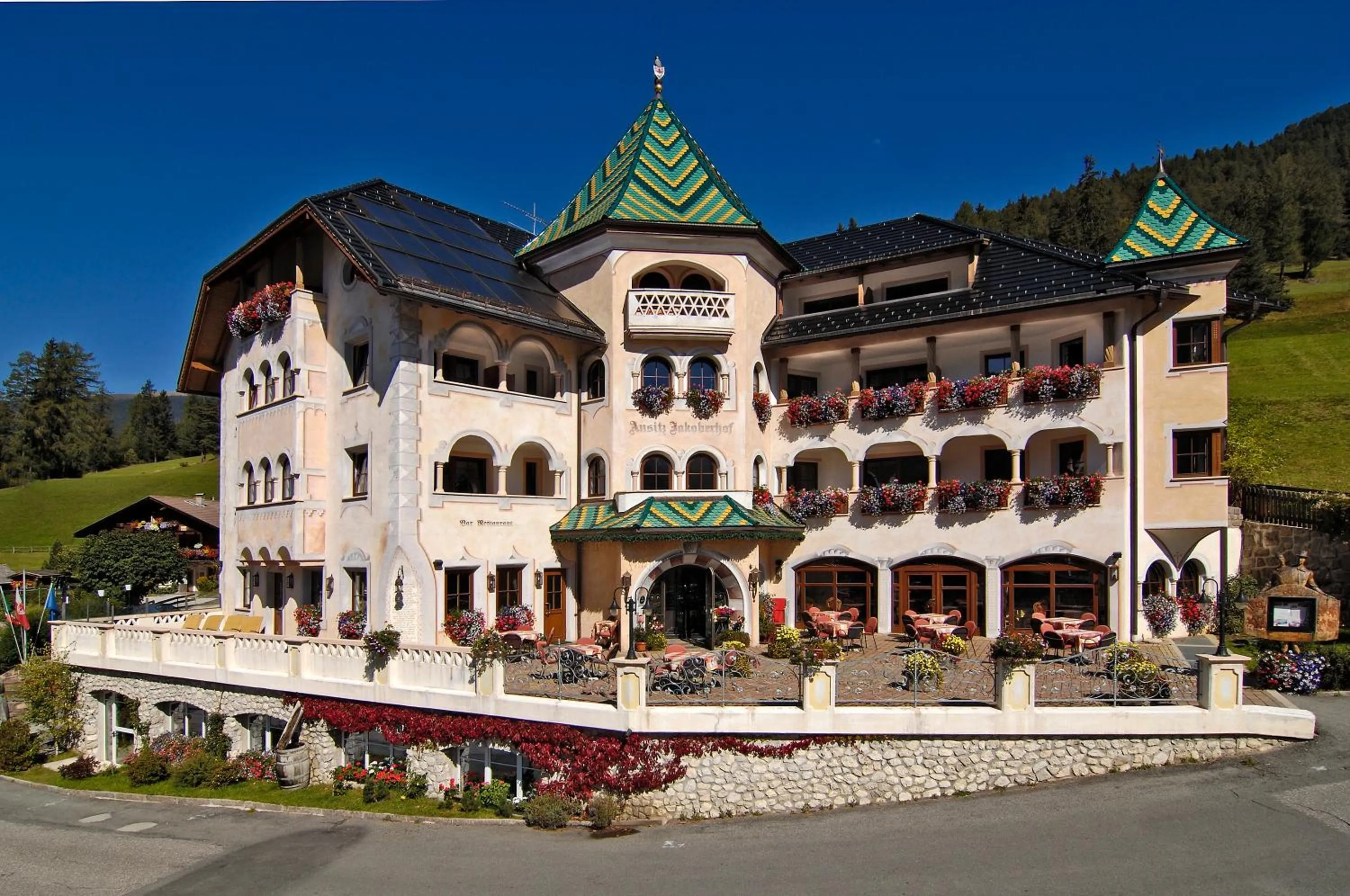 Facade/entrance in Hotel Ansitz Jakoberhof