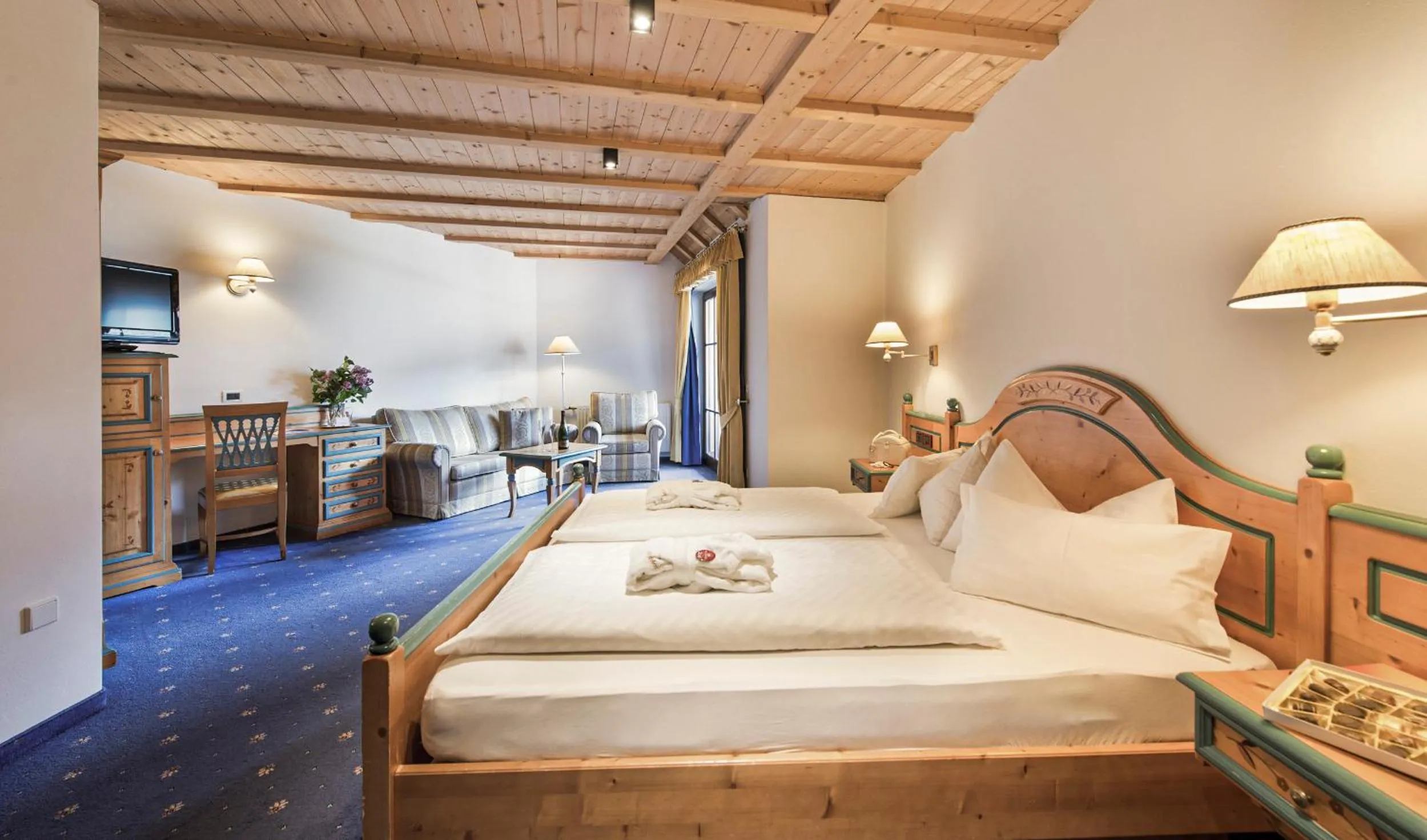 Bedroom, Bed in Hotel Ansitz Jakoberhof