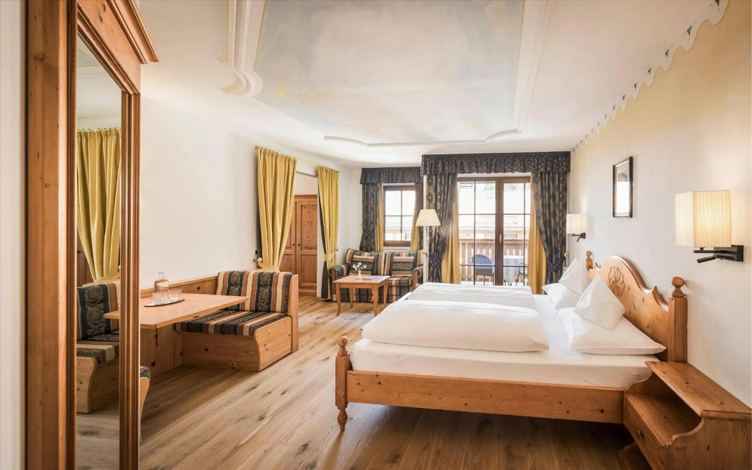 Bedroom, Bed in Hotel Ansitz Jakoberhof