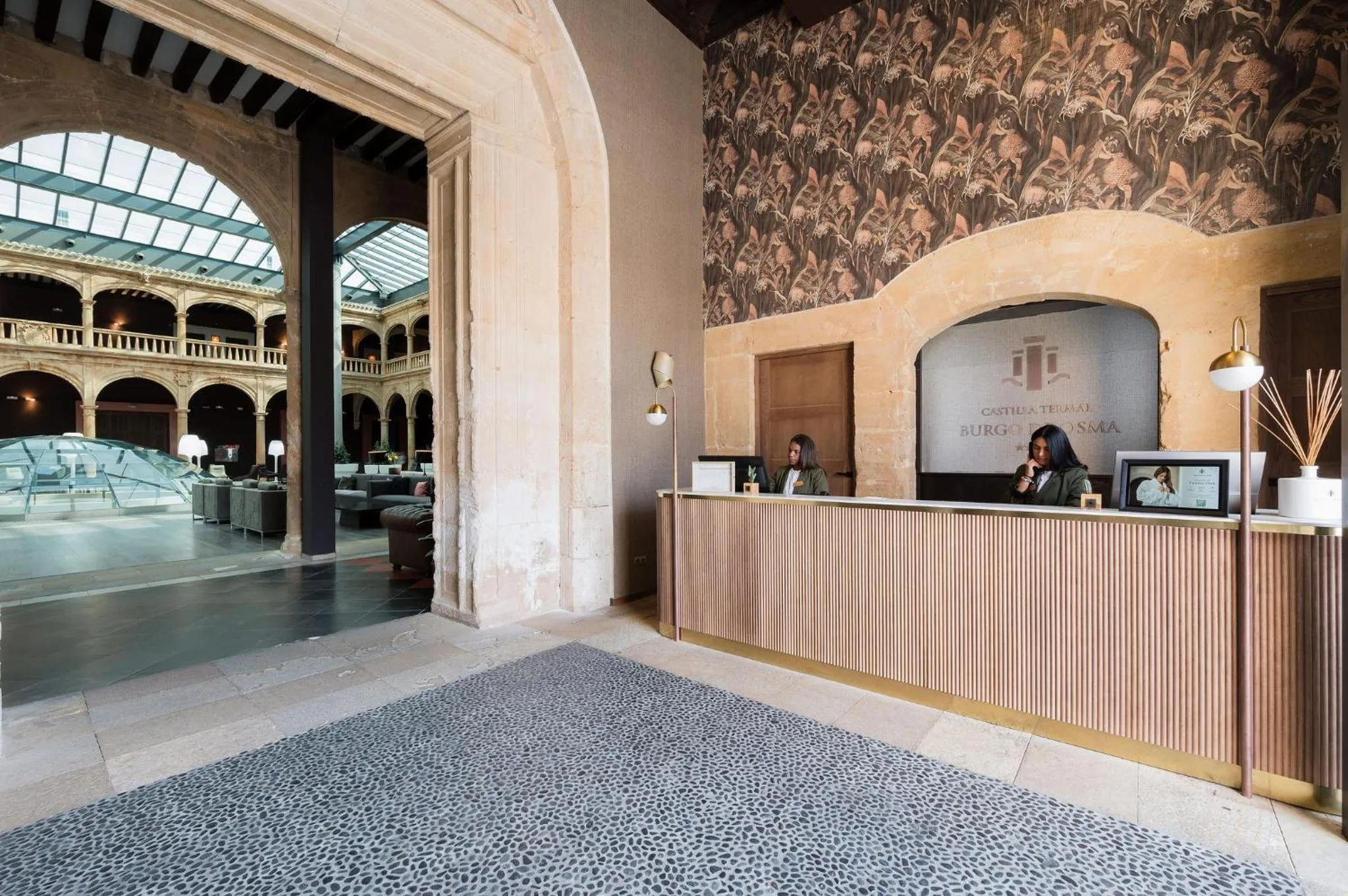 Lobby or reception in Castilla Termal Burgo de Osma