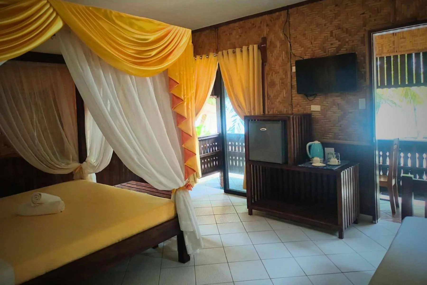 Coffee/tea facilities, Bed in Hof Gorei Beach Resort Davao