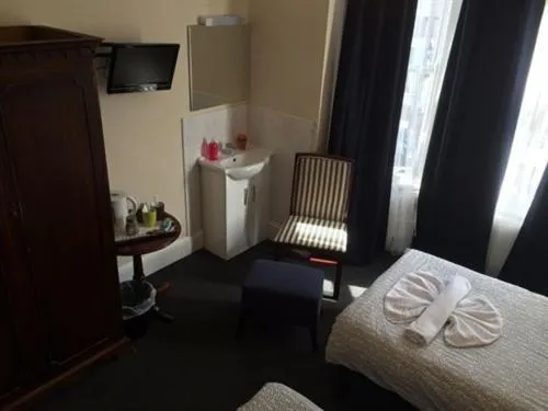 Bedroom, Bed in Charlotte Guest House