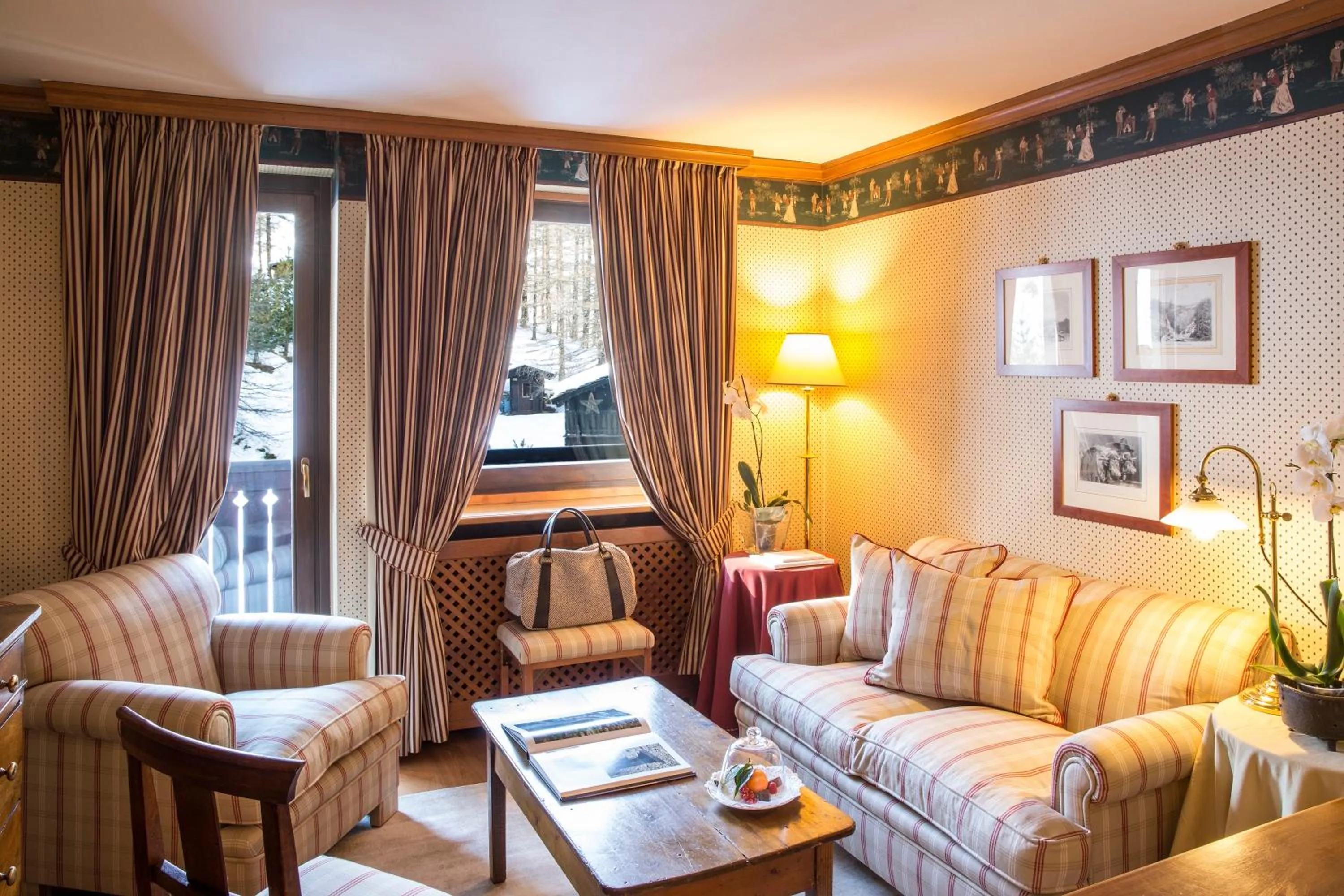 Coffee/tea facilities in Hotel Hermitage Relais & Châteaux