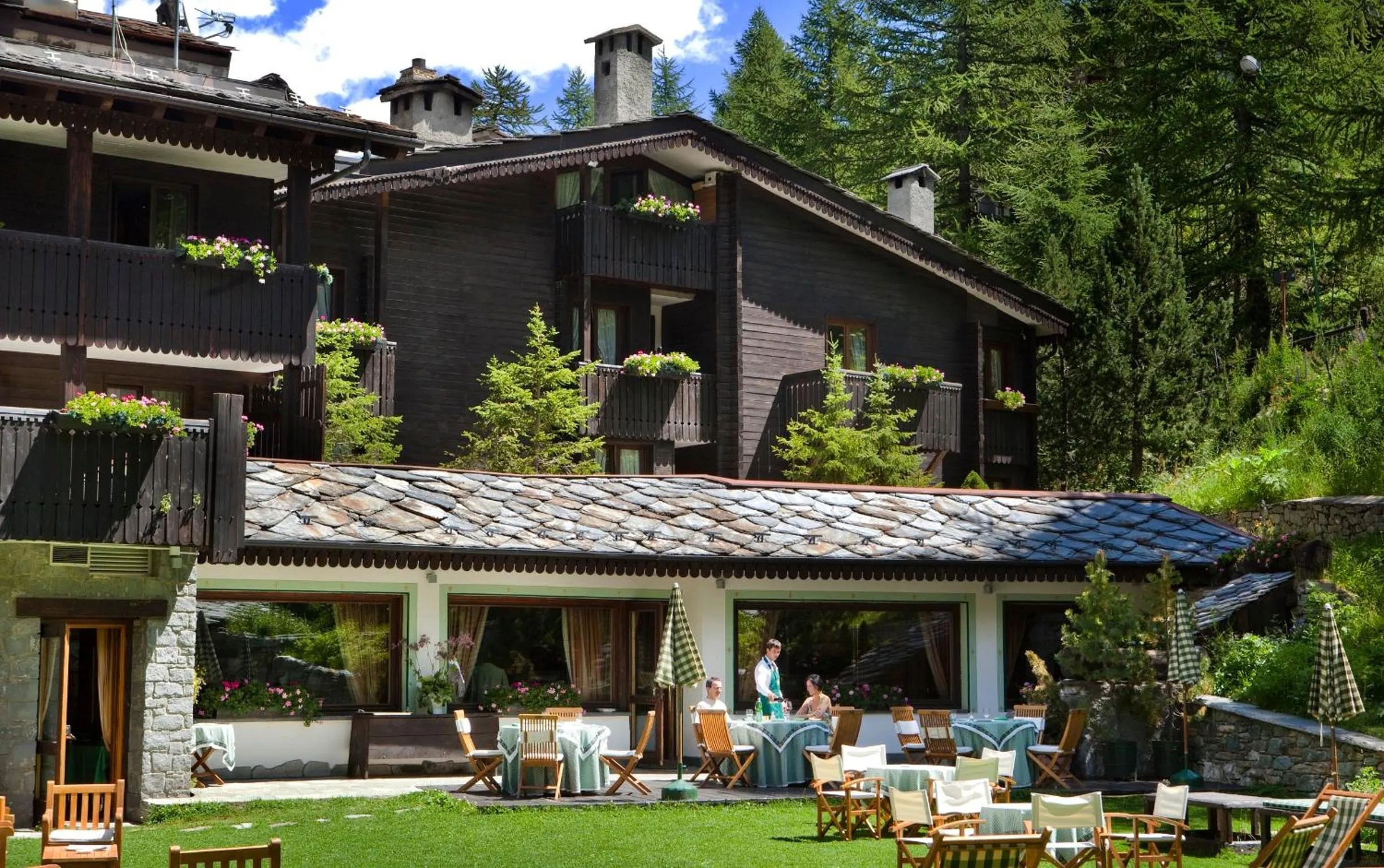 Garden in Hotel Hermitage Relais & Châteaux