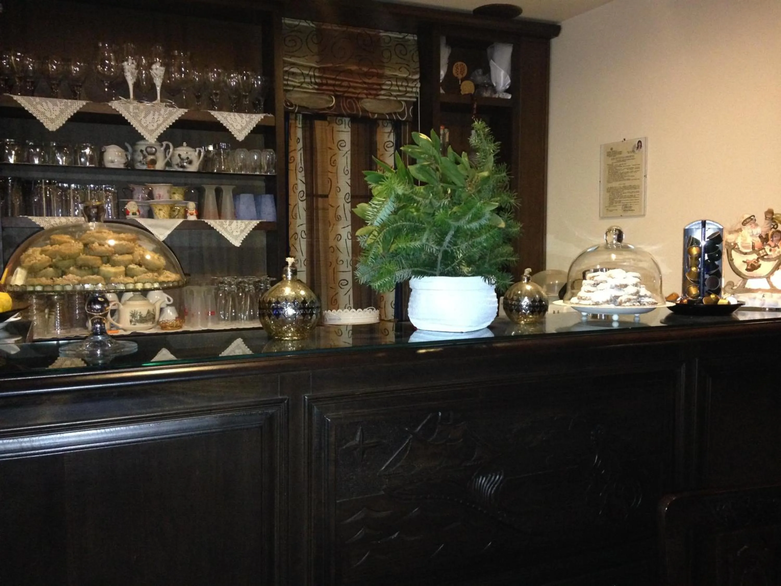 Decorative detail in ''EPAVLIS boutique GALAXIDI''