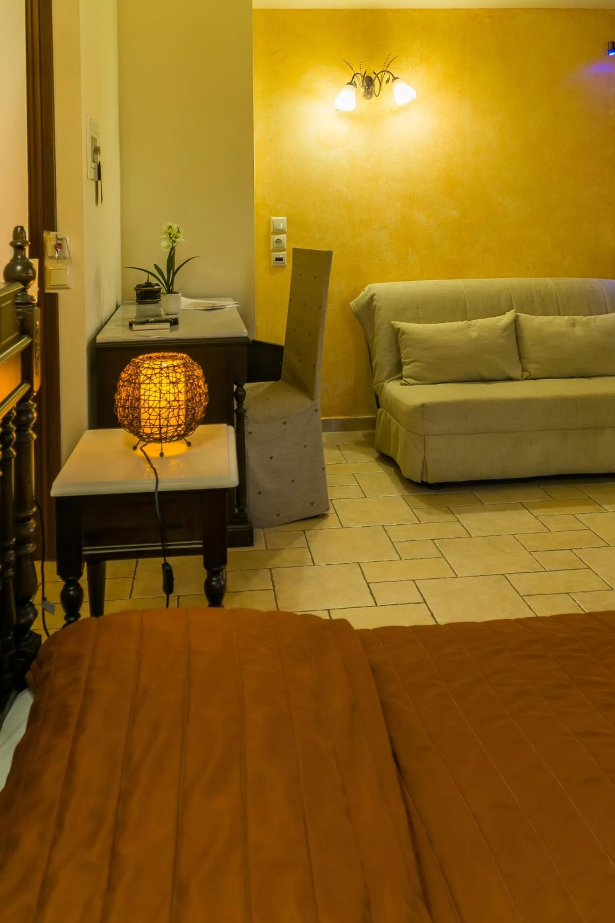 ''EPAVLIS boutique GALAXIDI''