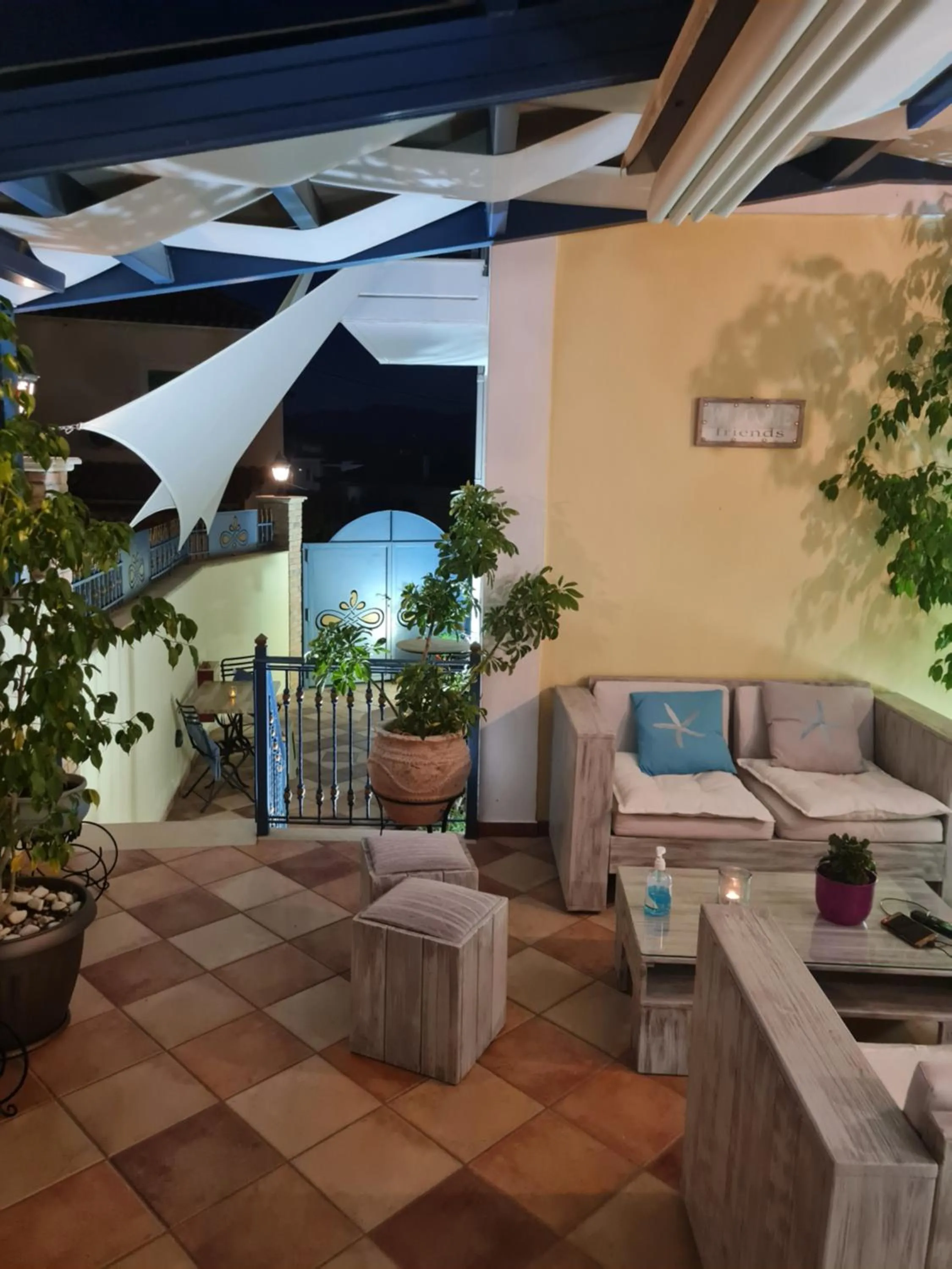 ''EPAVLIS boutique GALAXIDI''