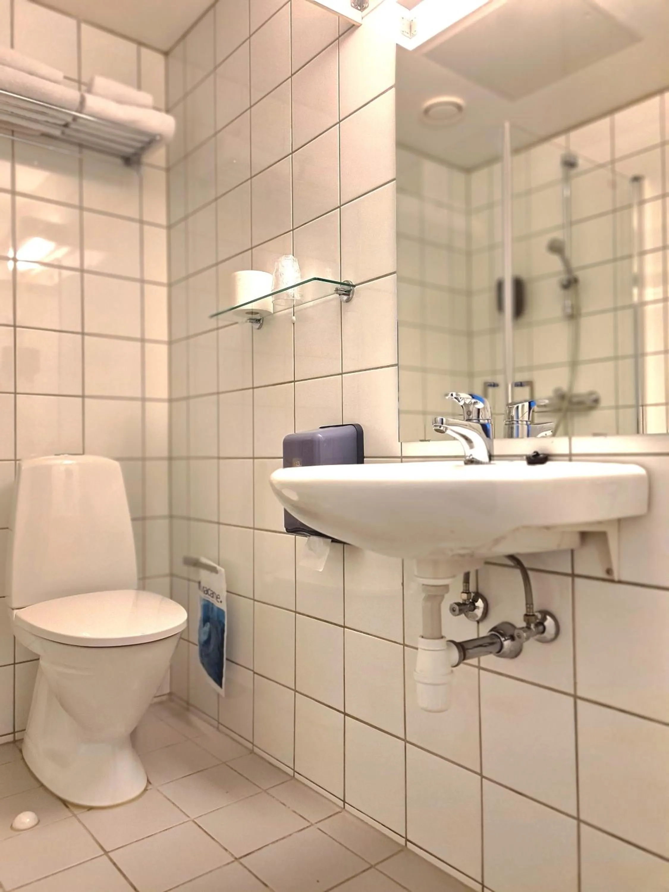 Shower in City Living Sentrum Hotel