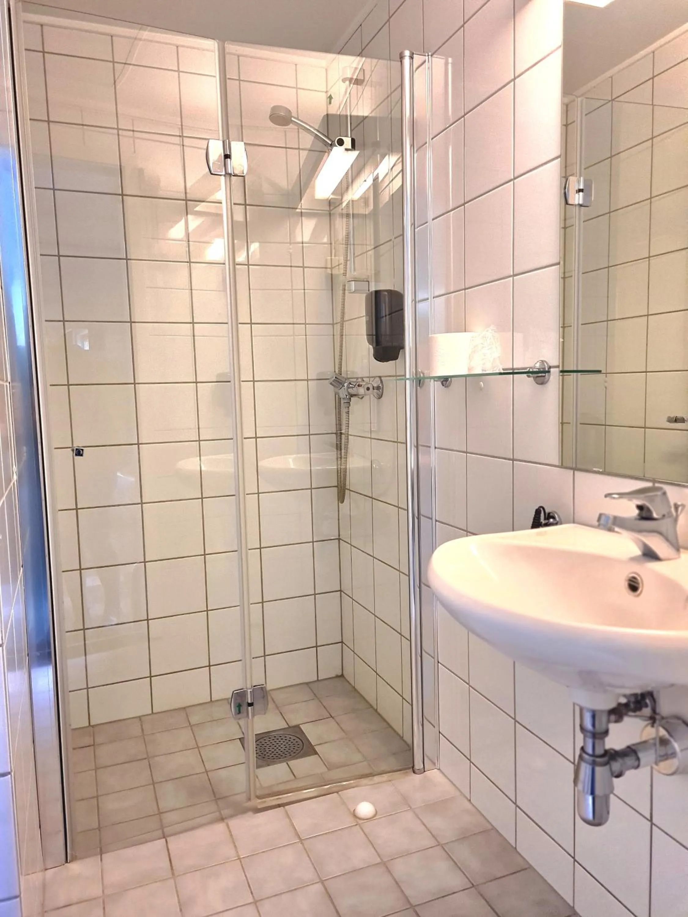 Shower in City Living Sentrum Hotel