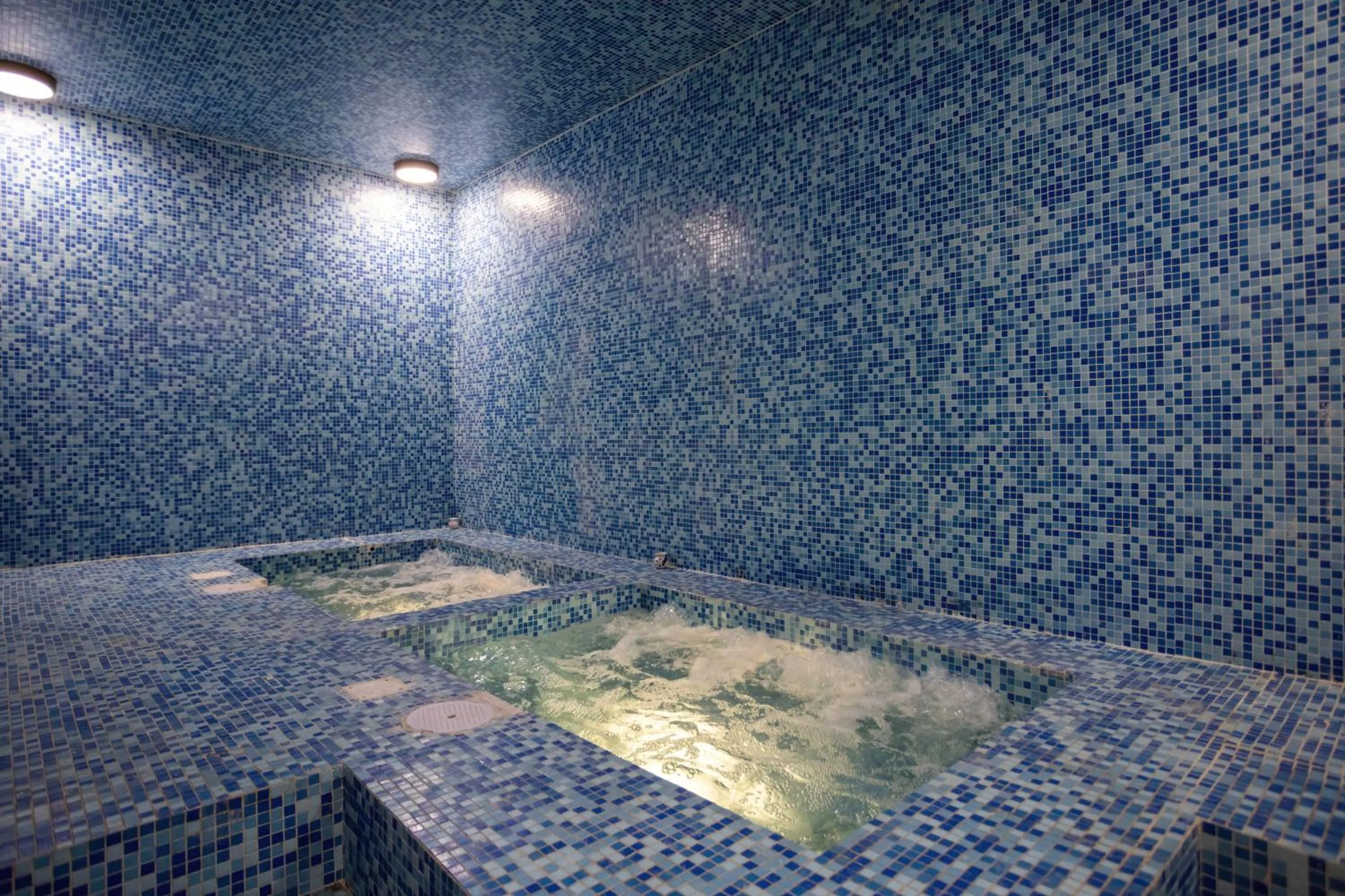 Hot Tub in Shaden Resort