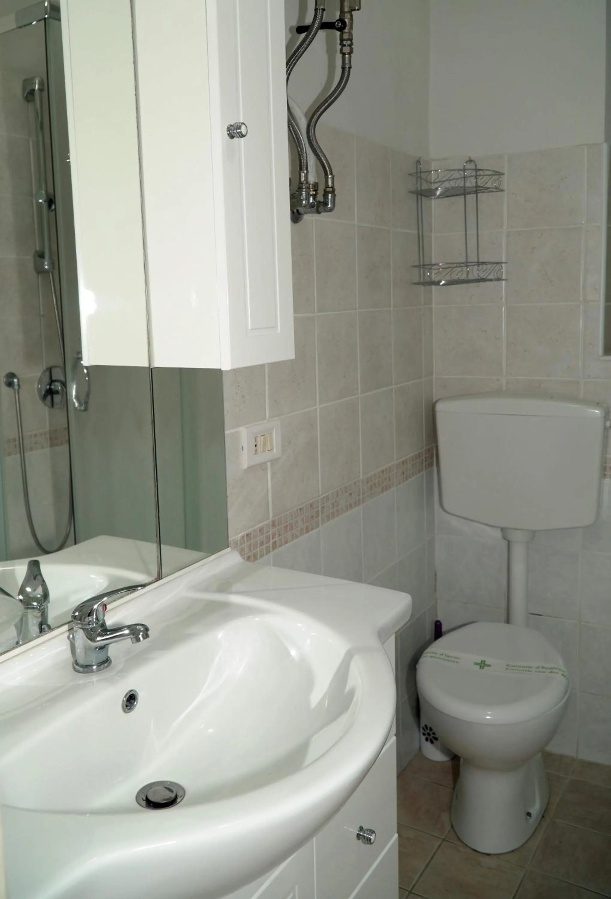 Shower in B&B L'Angelica